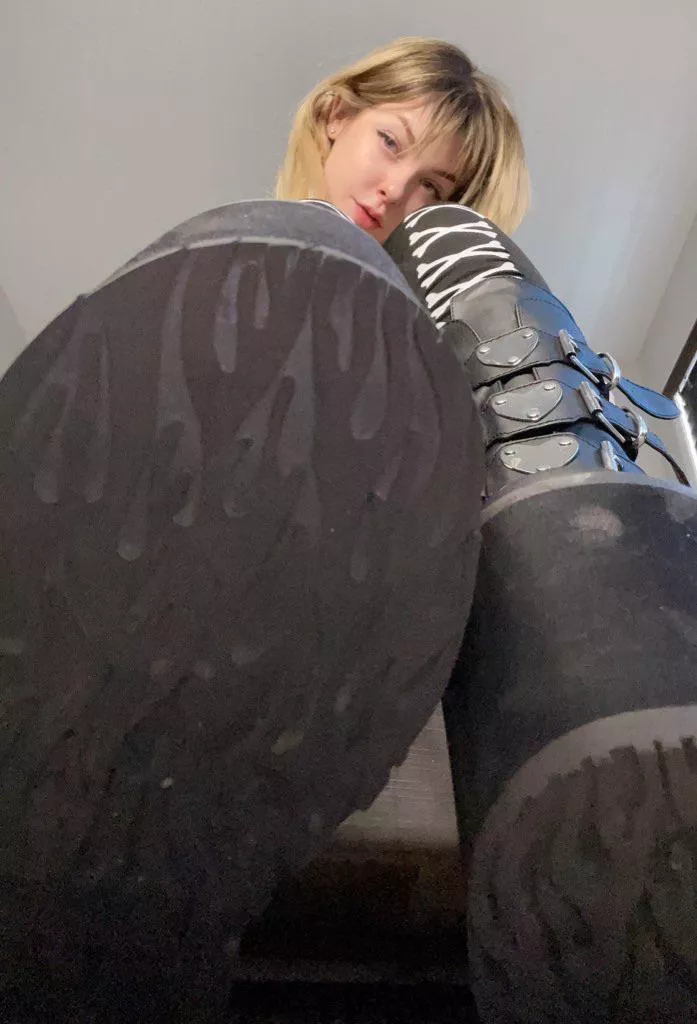 under my boots, where you belong [domme]