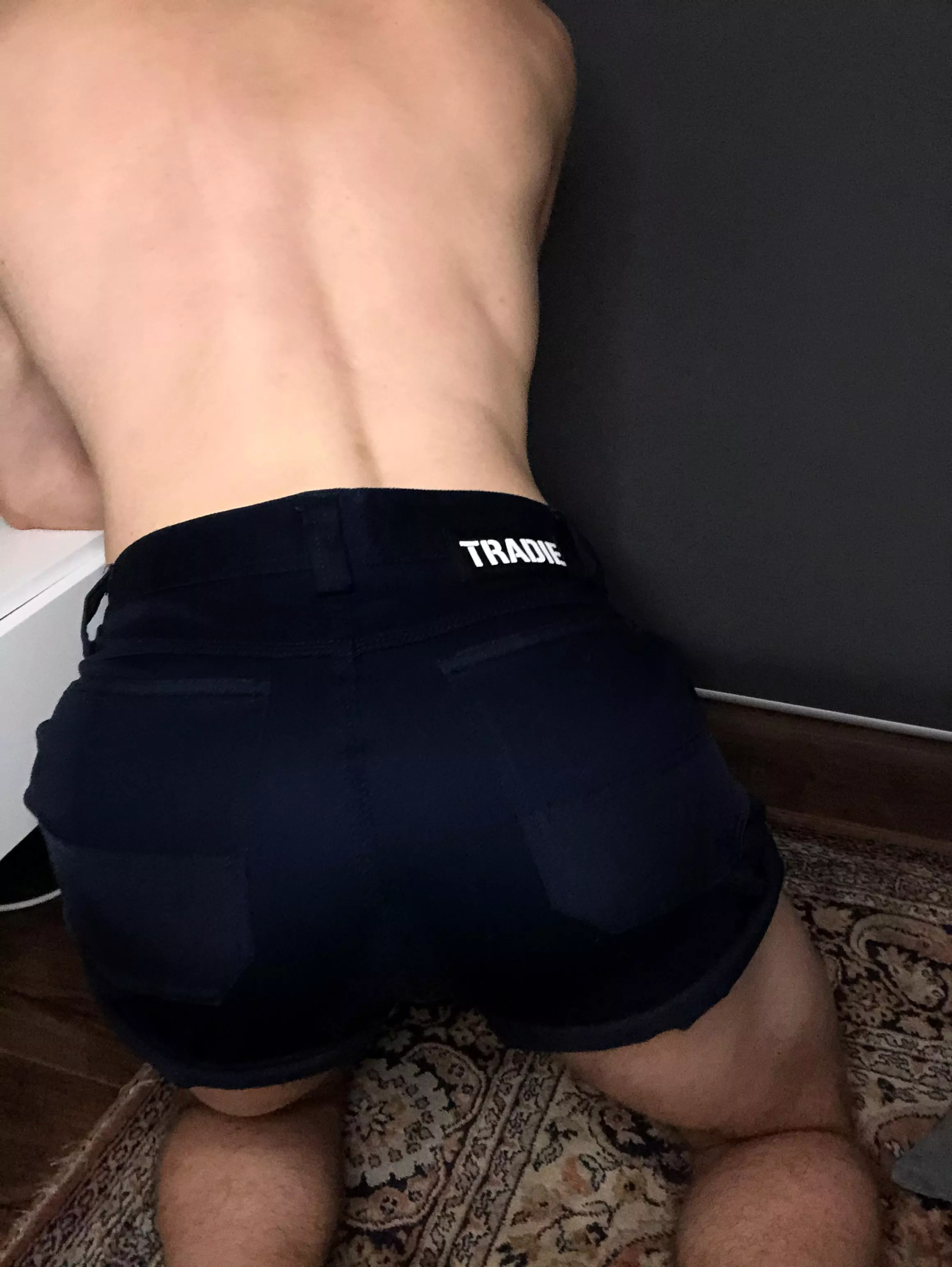 Ur thoughts what would u do with this tradie😈🍑