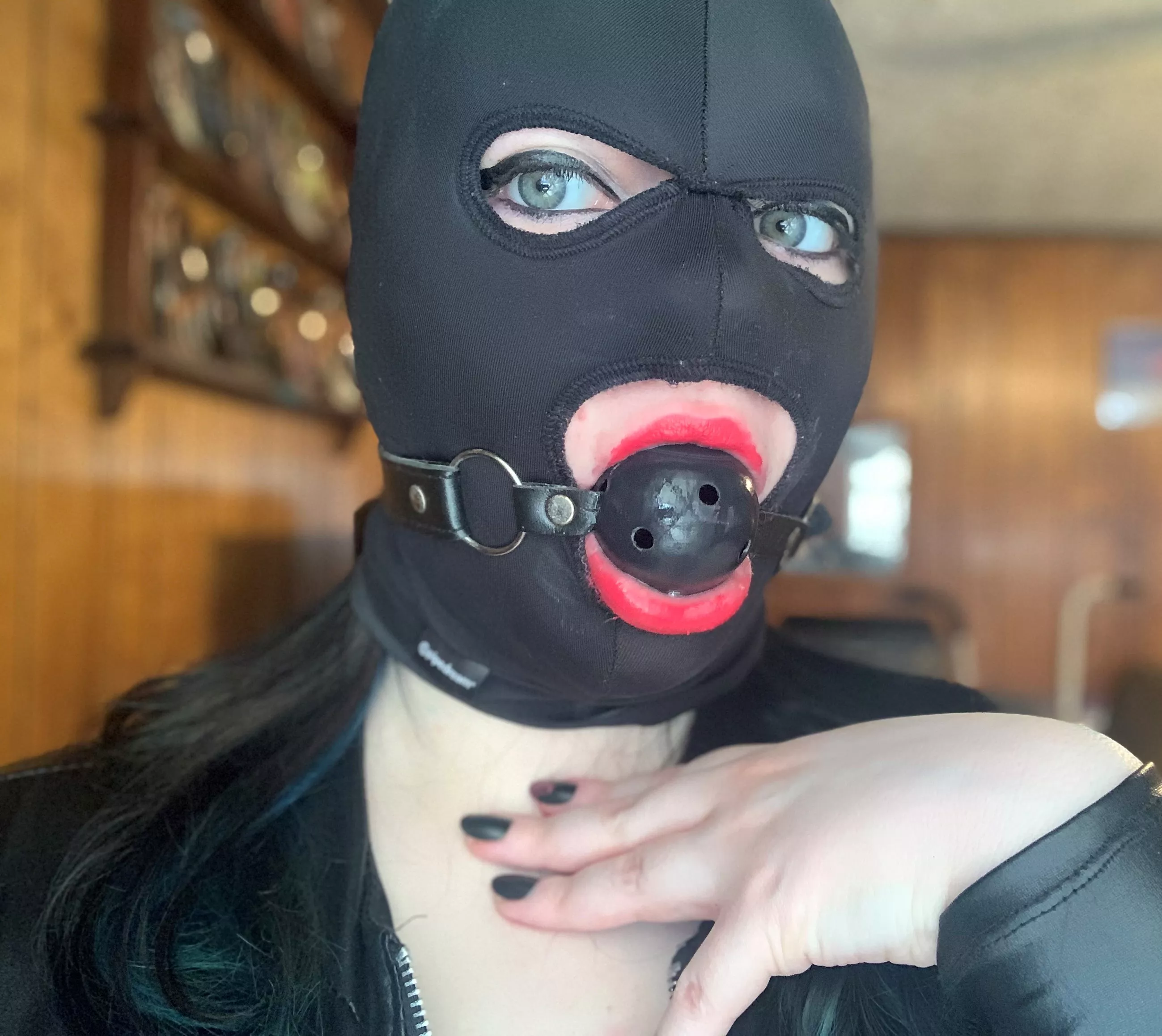 Using my hood in a more submissive way was fun