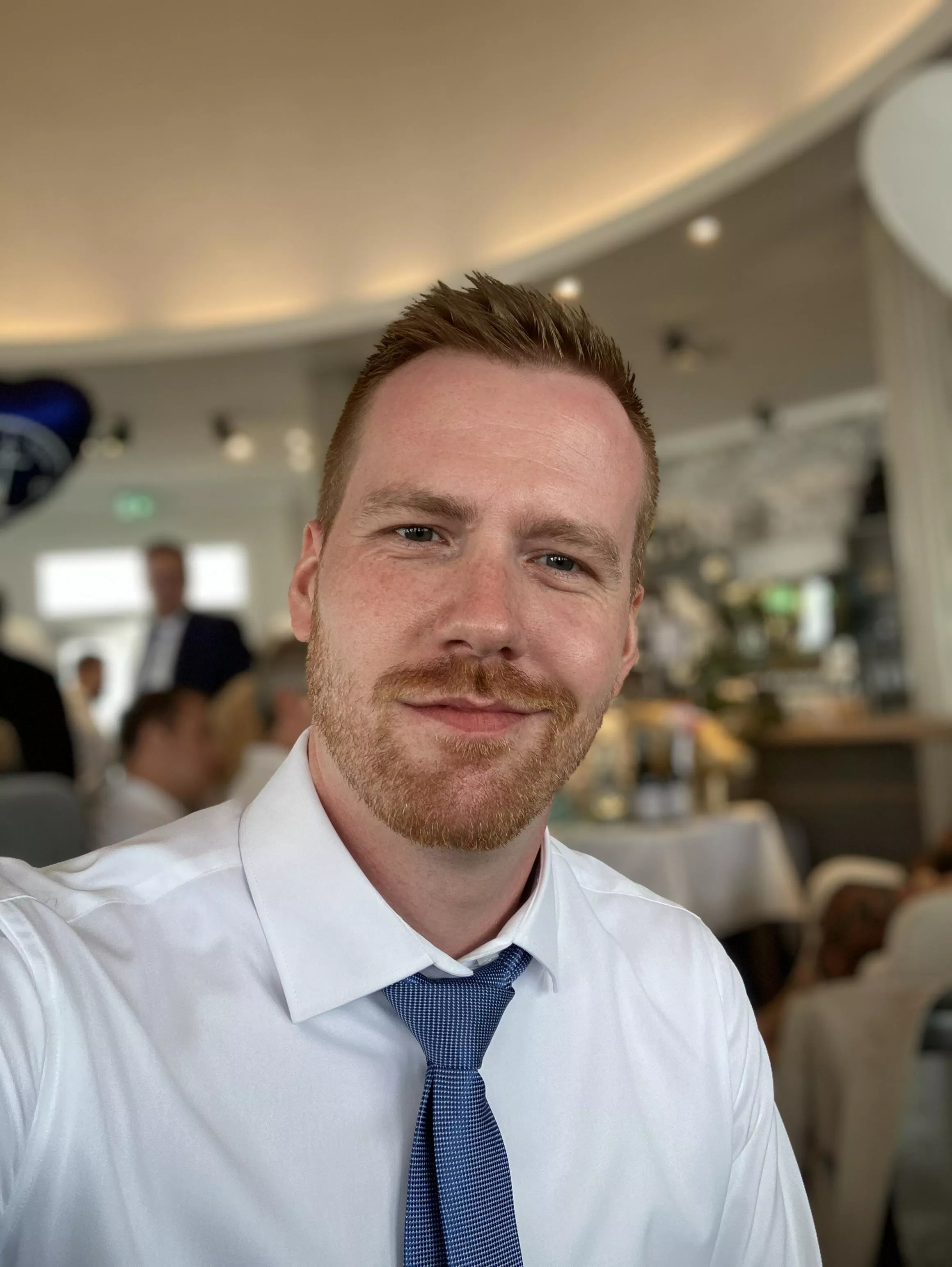 Usually I am more the T-Shirt kind of guy, but when invited to a wedding like last weekend, I won’t say no to suit, shirt and tie. It was a wonderful wedding and I had a great time (and a little bit too much sun)