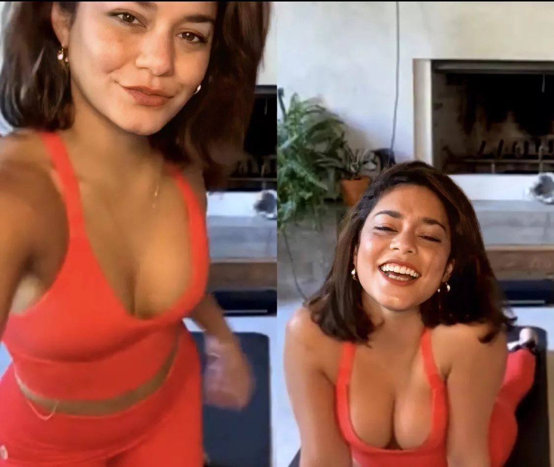 Vanessa hudgens has amazing cleavage