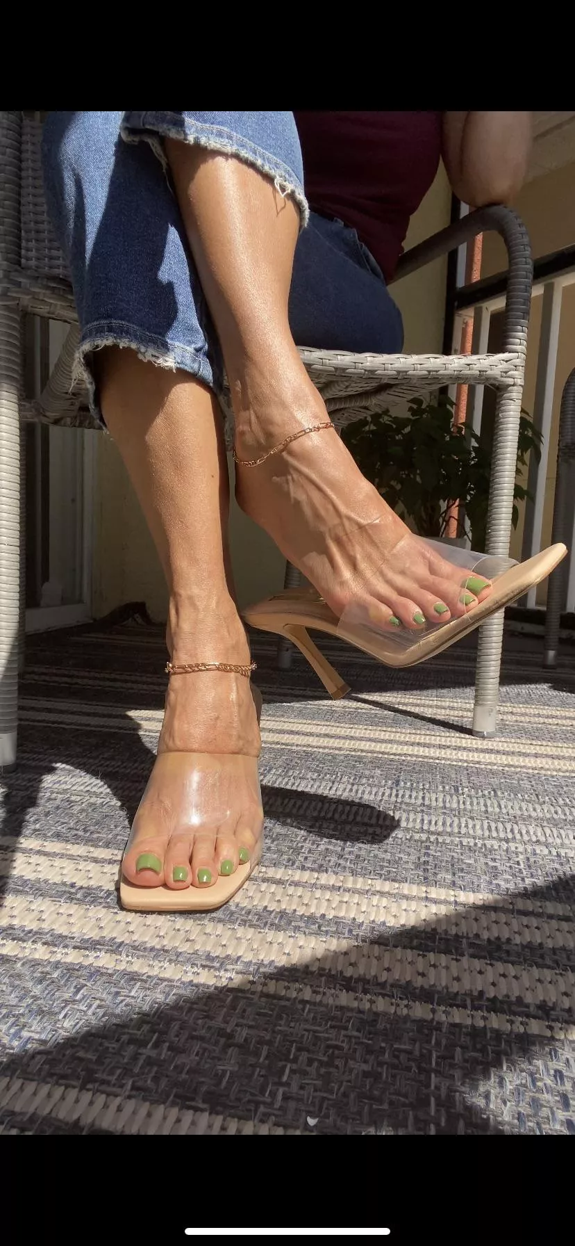 Veiny feet lovers, mature feet