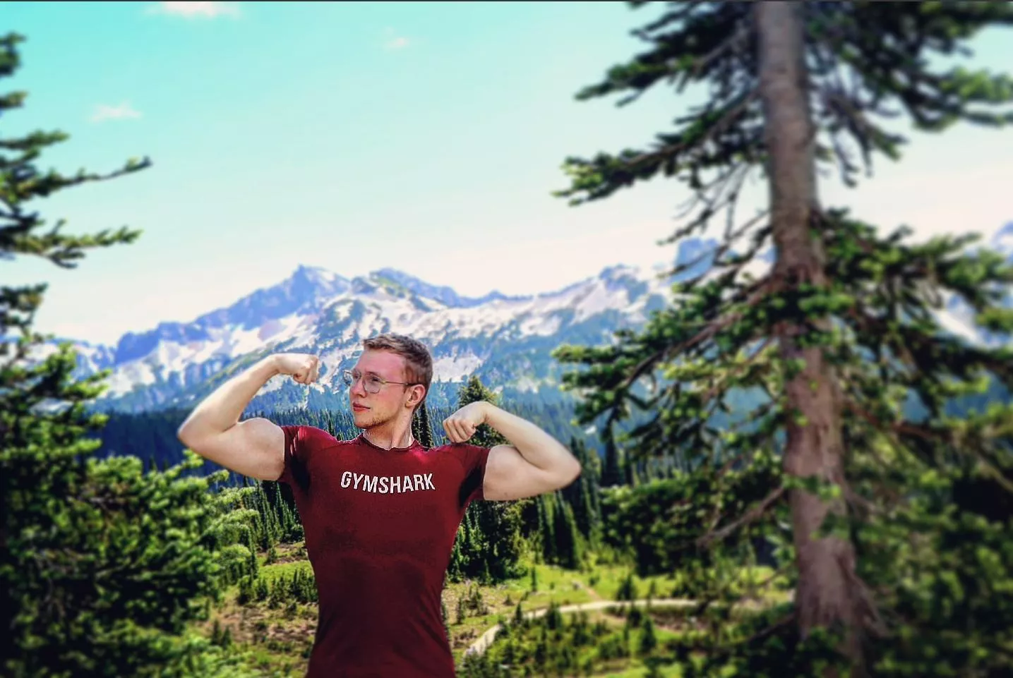 ⬆️vote if you'd worship my muscles out in the mountains ⛰ 💪 I love outdoor fun 😜