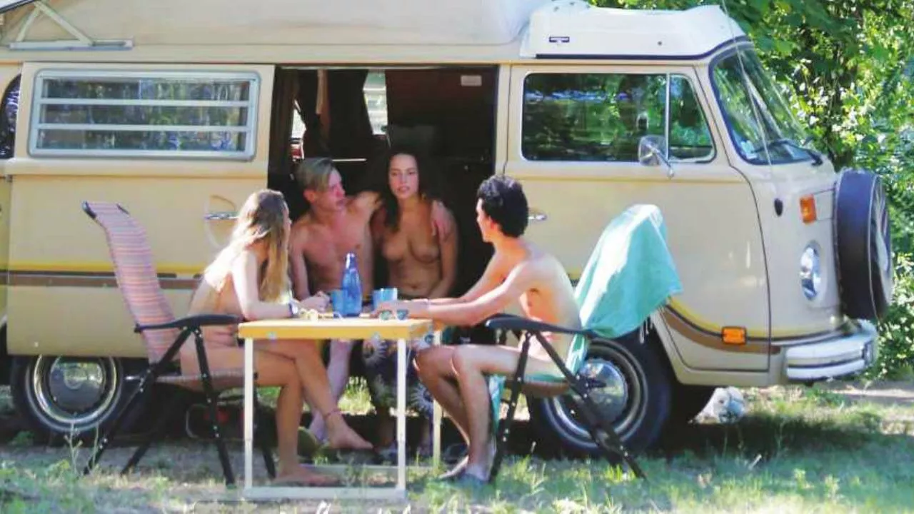 VW Bus Life 1970's