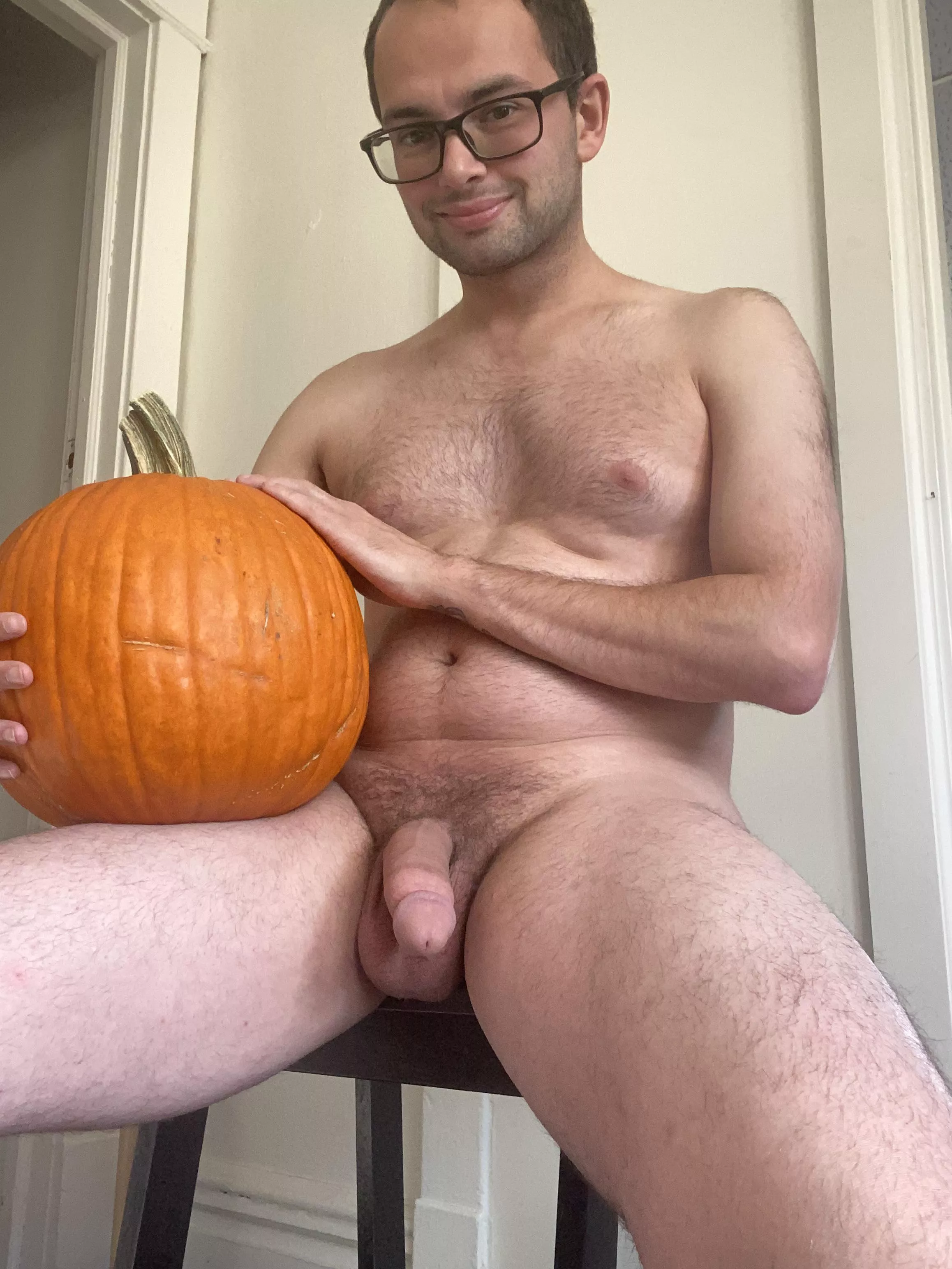 Wanna carve pumpkins?