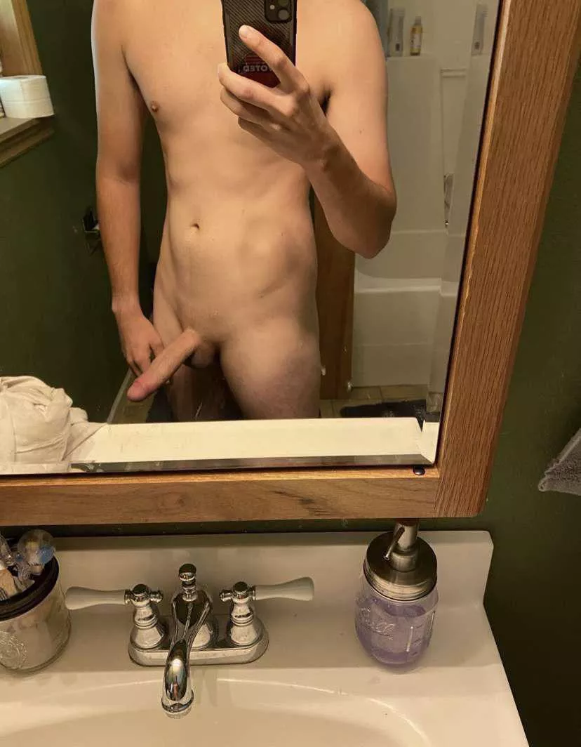 Wanna come play with me in the bathroom while people are over? 😈🥵 [m] 24