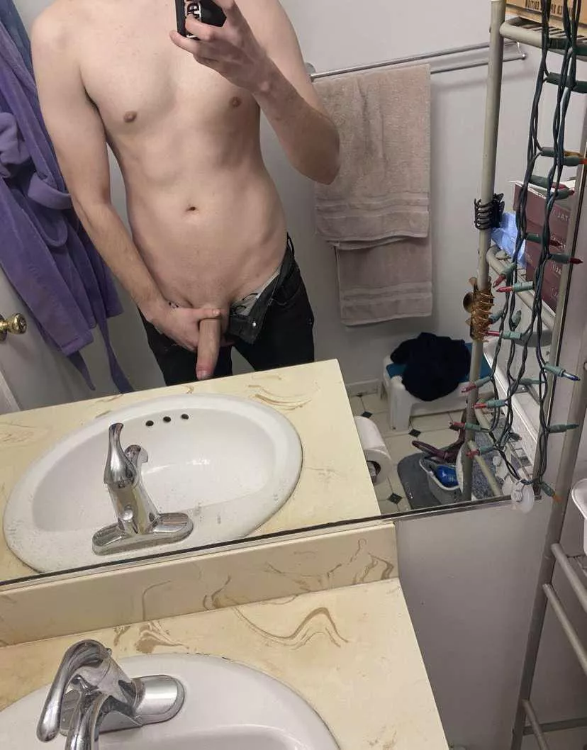 Wanna come play with me in the bathroom while people are over? ðŸ˜ˆðŸ¥µ [m] 24