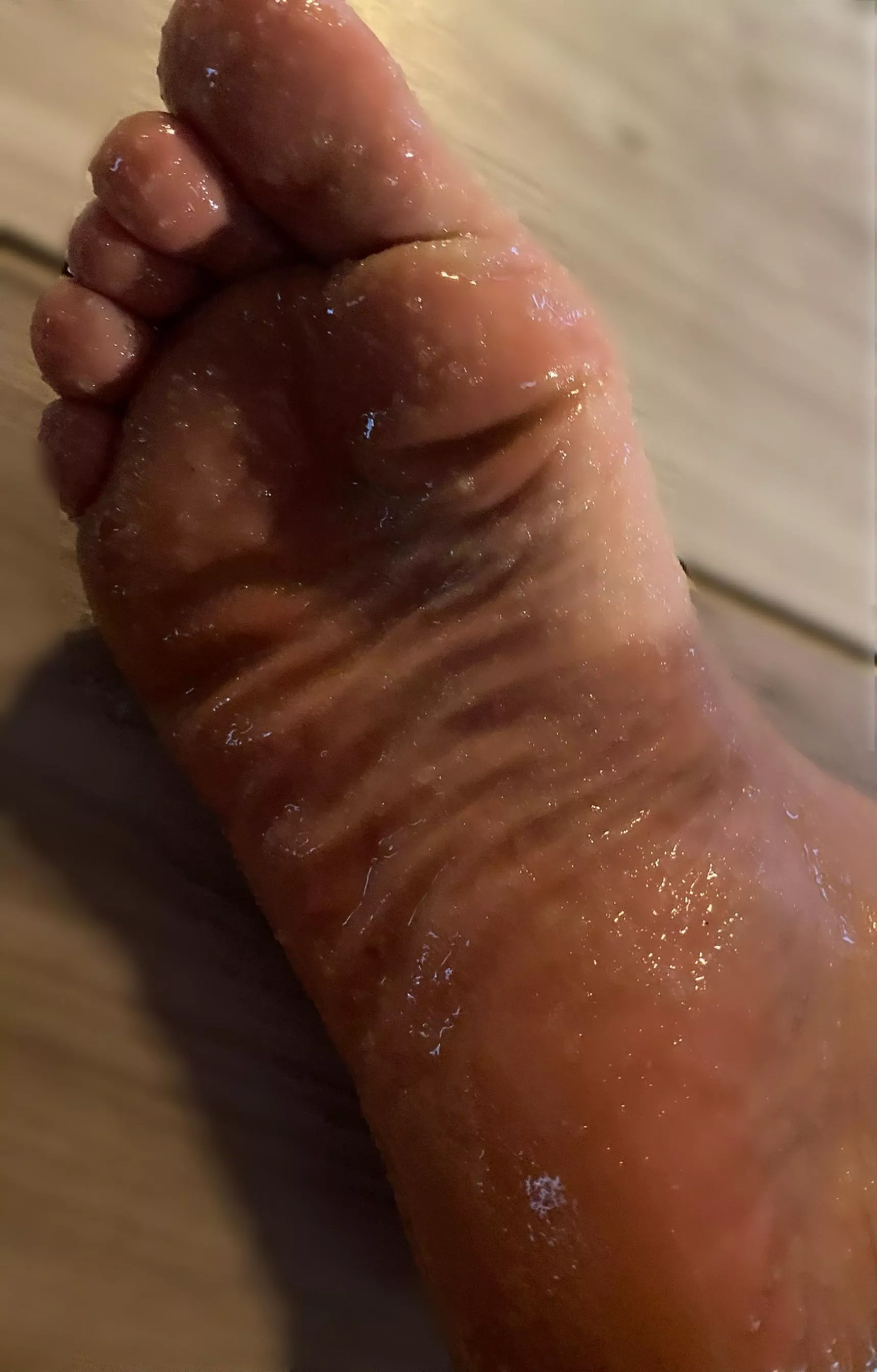 Wanna come rub sugar scrub on my feet for me 😊