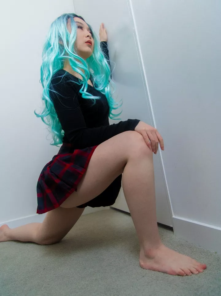 wanna peek under my skirt?