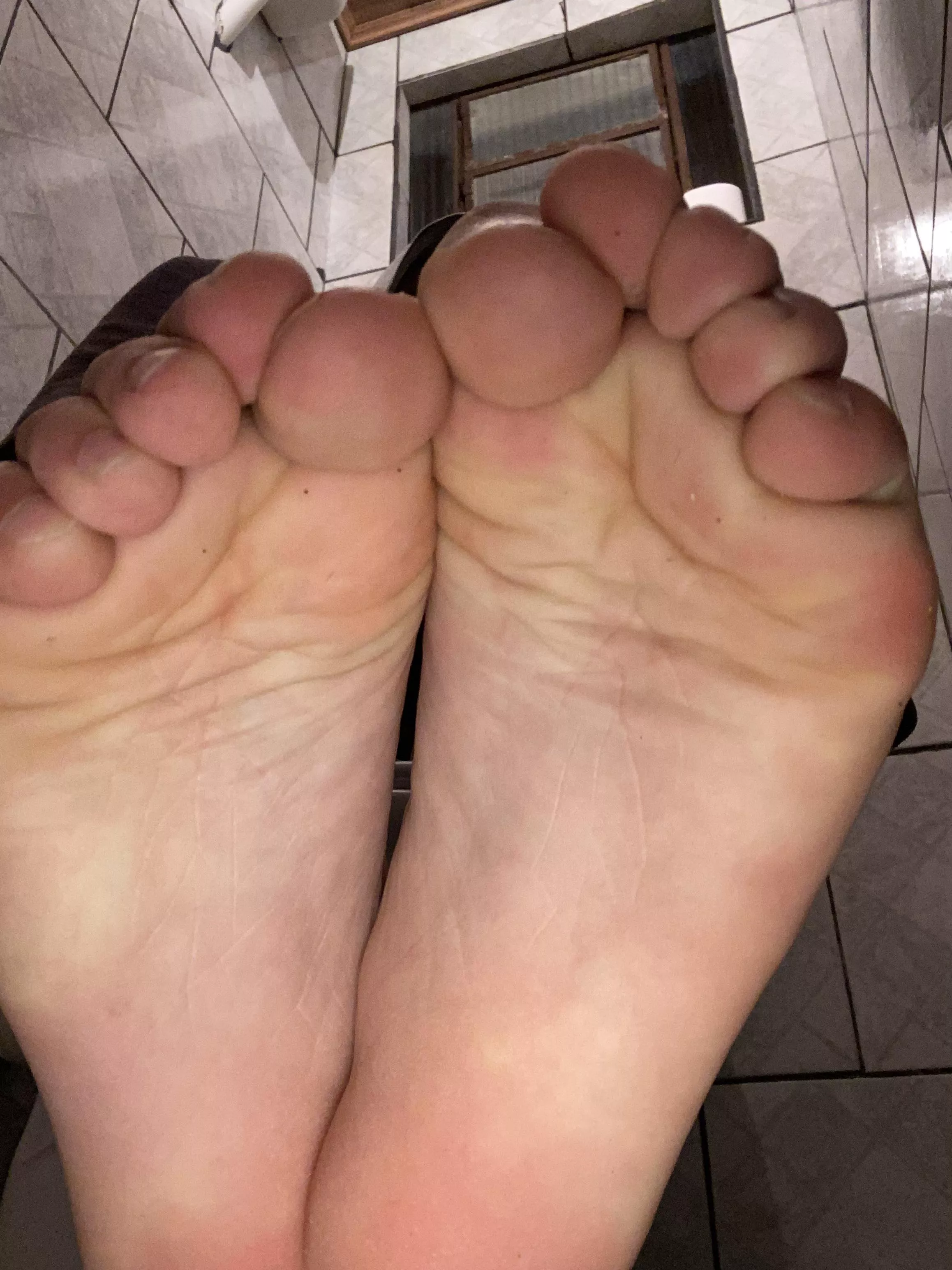 wanna taste it? 🙈 my wrinkled sole n curled toes please u? 😋😏 dms/pms r welcome