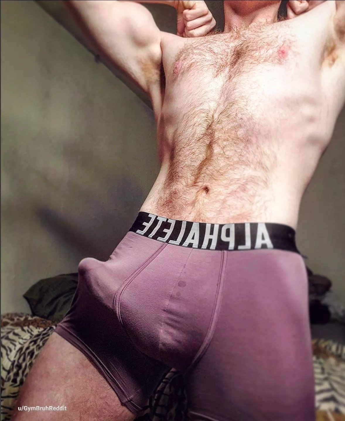 Wanna taste this bulging cock ?😈