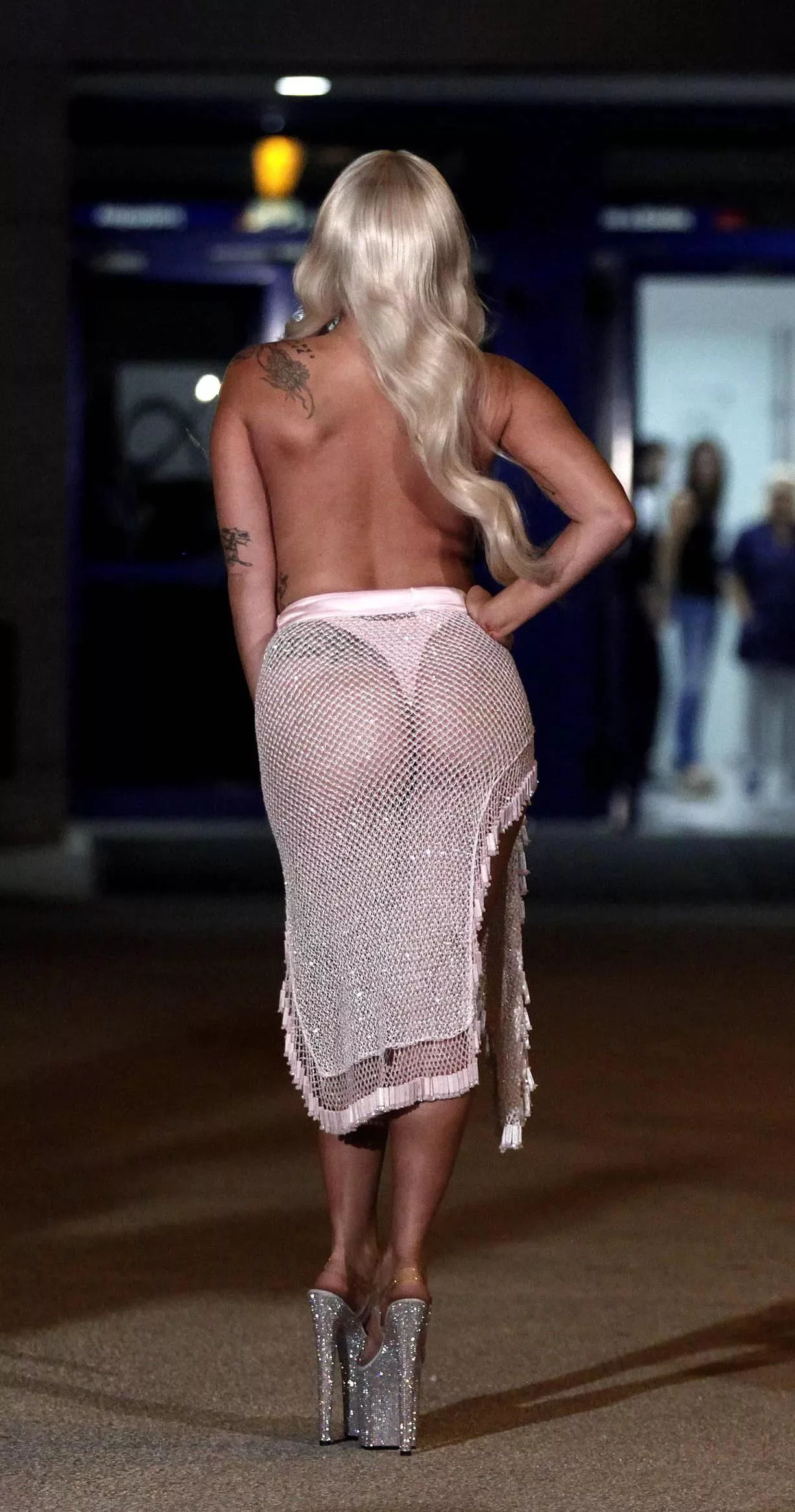 Want to tear that fabric and give Gaga’s booty a nice slap 👋