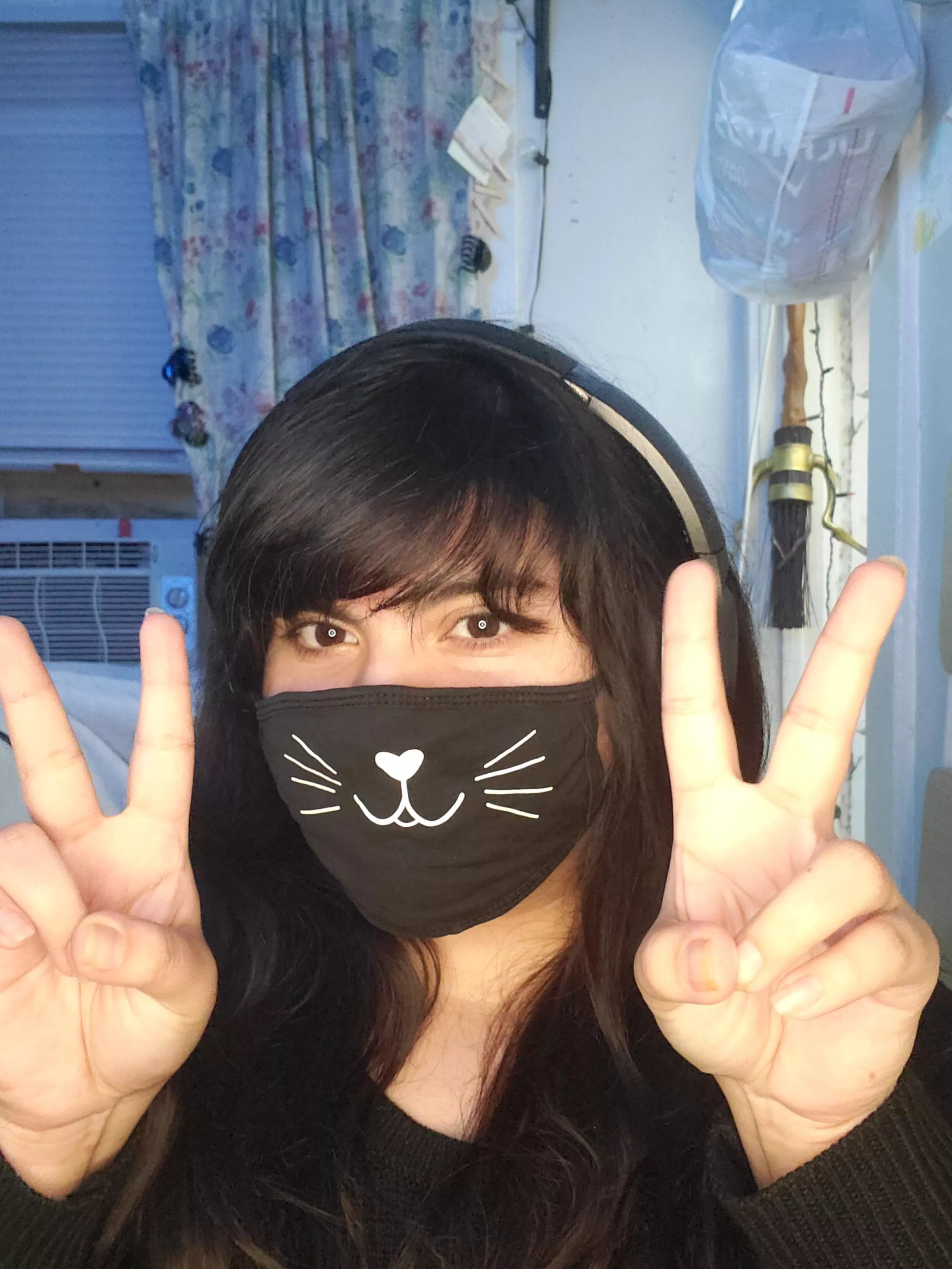 Wanted to show off my kitty mask =^.^=