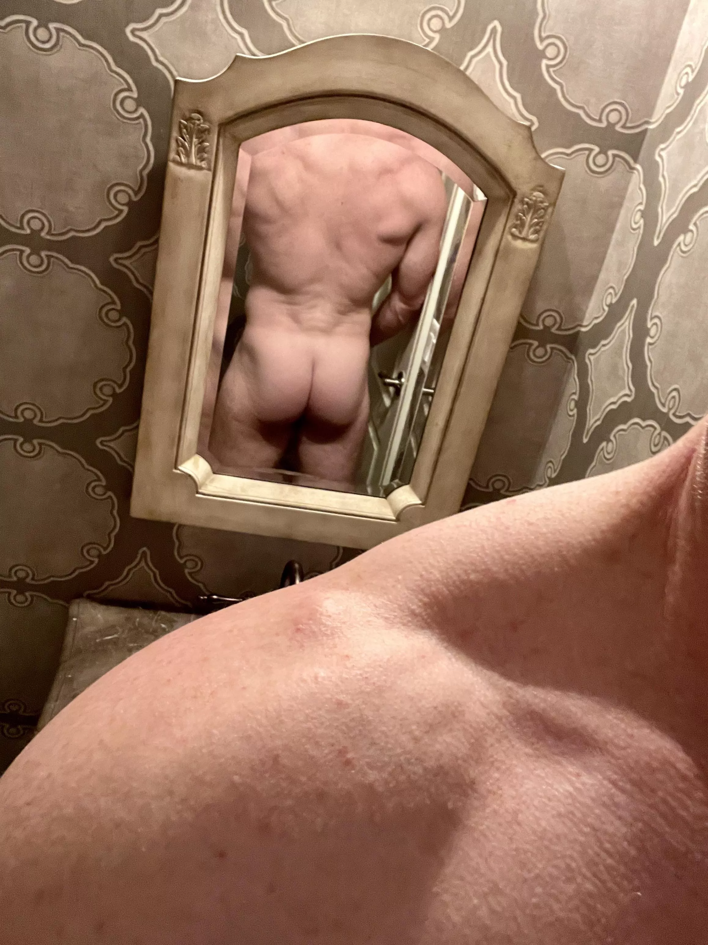 Was told by another Redditor that my ass was fra(m)ed like a work of art