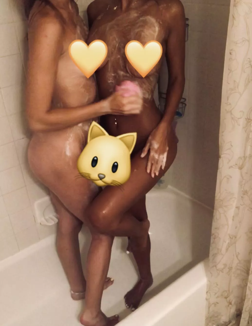 Watch me and my gf shower ðŸ’¦