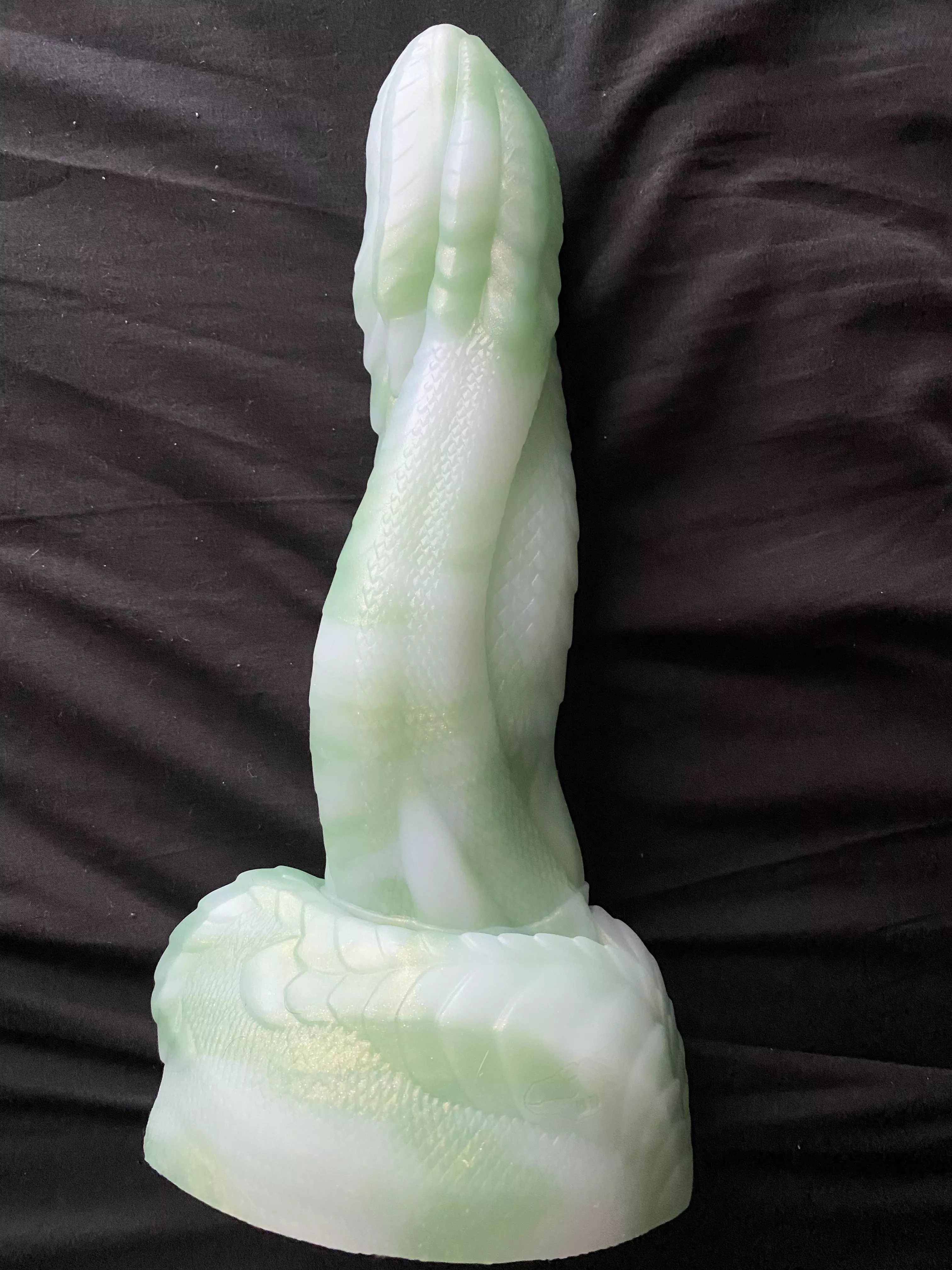 Well, peridot orochi has arrived and it’s beautiful! Size large, medium firmness