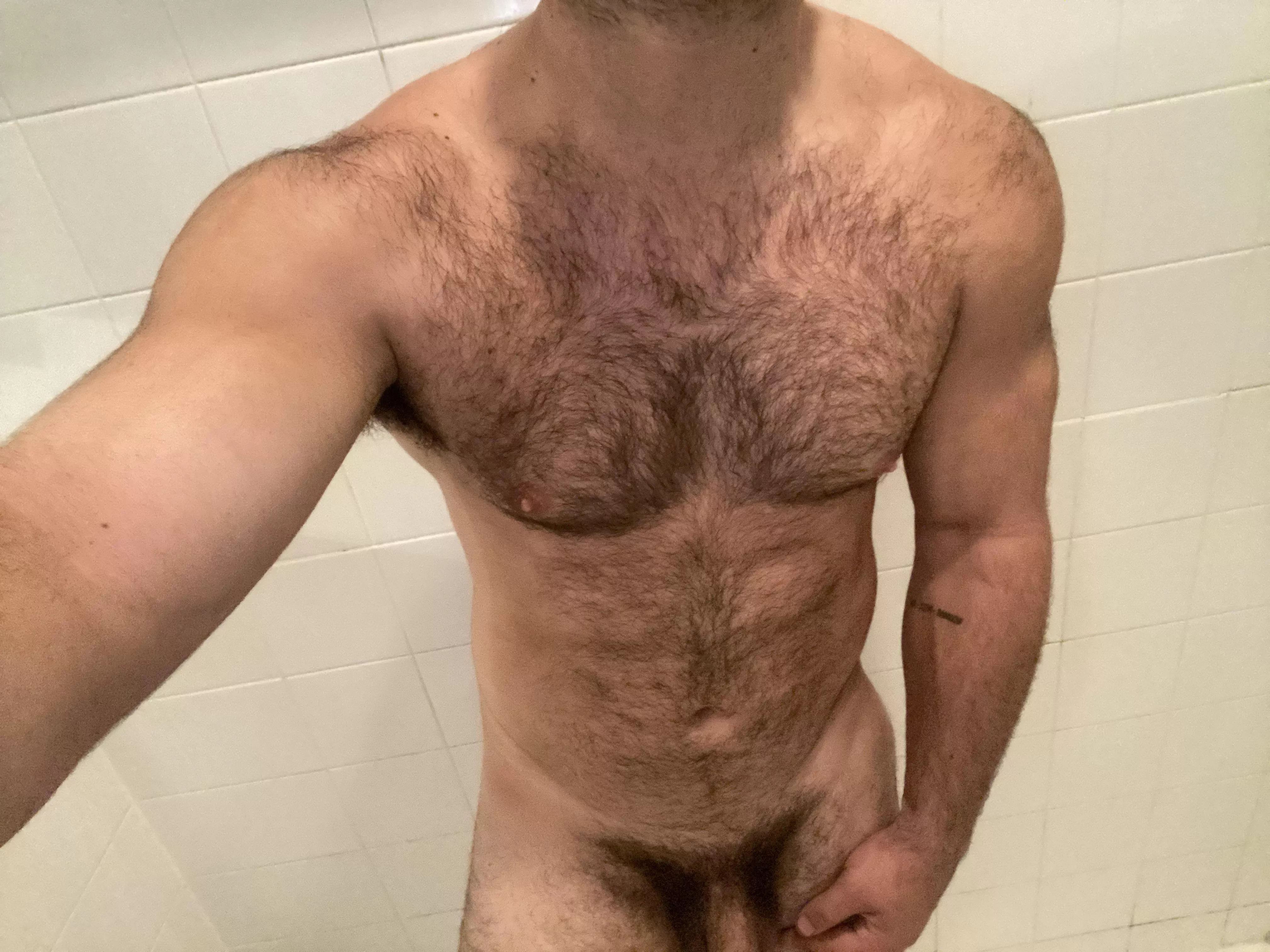 Wet hairy daddy 😜