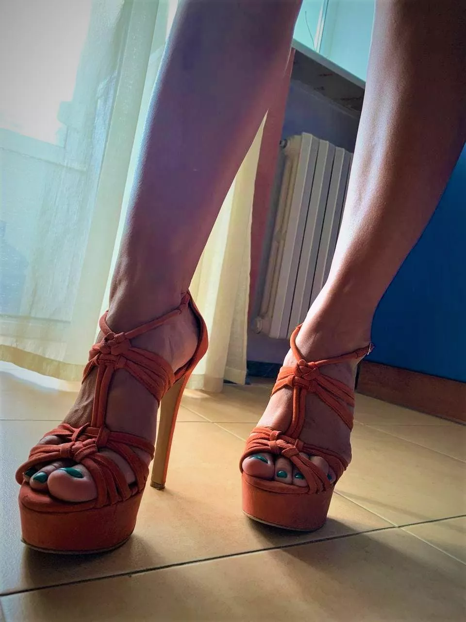 What do you think about my feet in these high heels?🔥