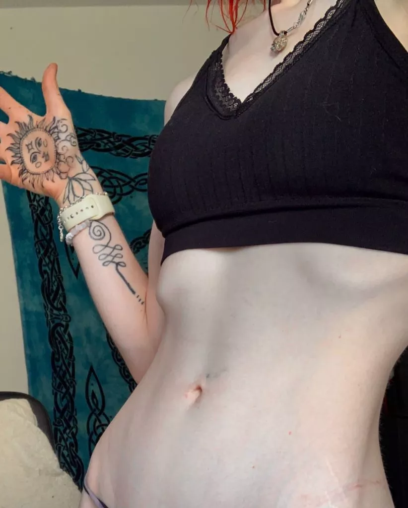 What do you think about my flat stomach? 🥵🥵🥵 20yo/110p/5.6