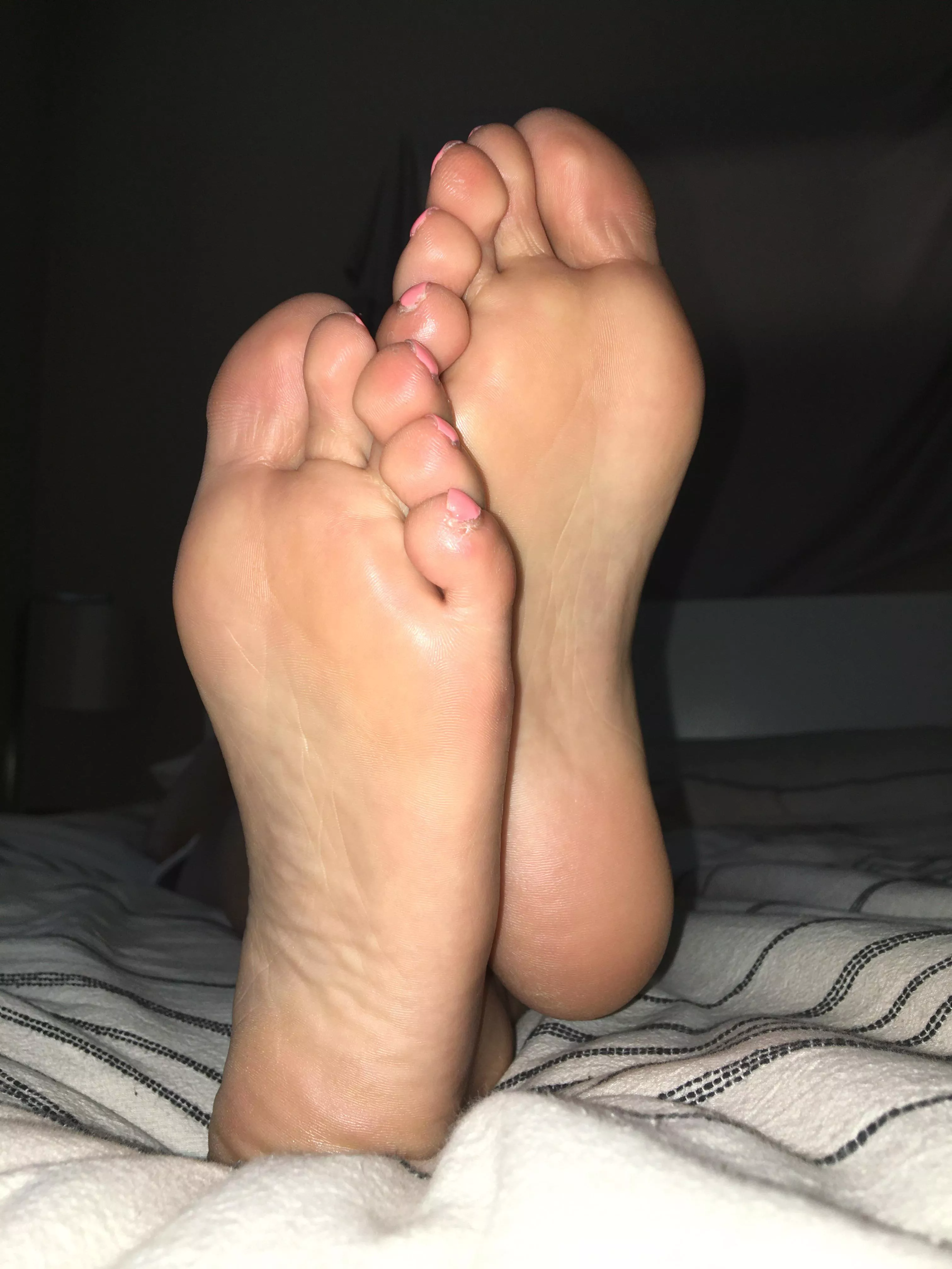 What do you think of my gf’s soles? What would you do ❤️