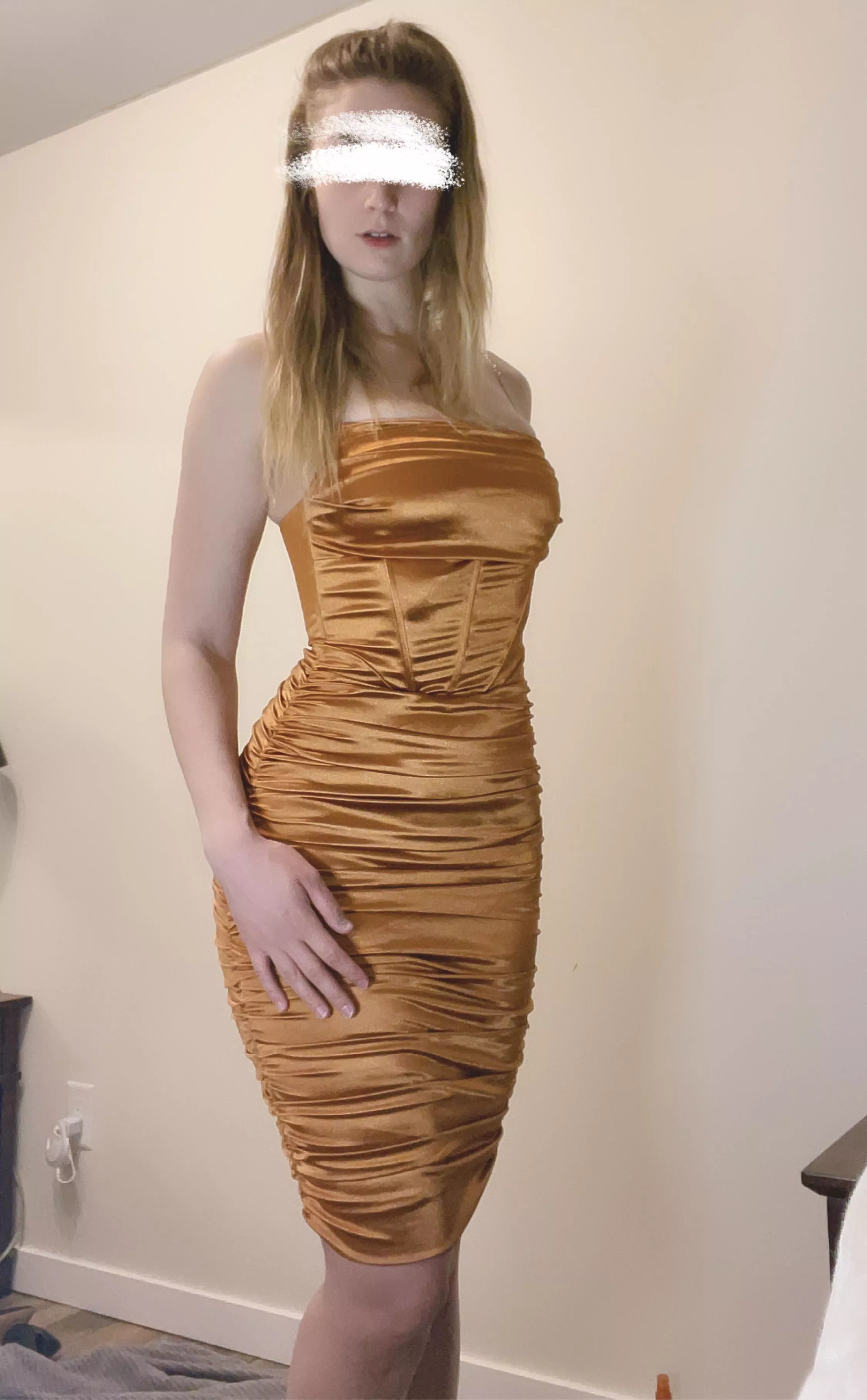 What do you think of my new dress? [f]