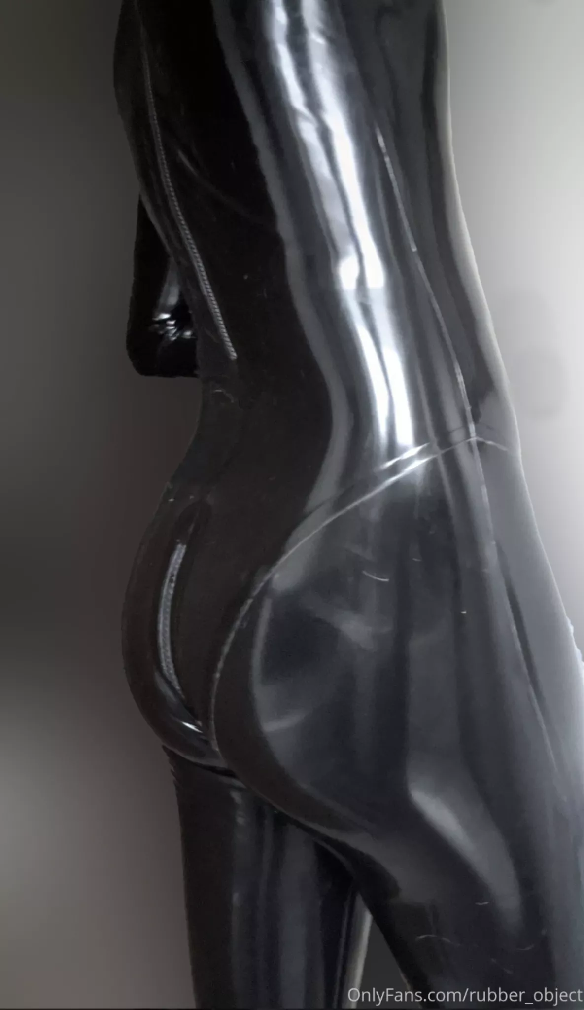 What do you think of my shiny rubbery ass ðŸ˜ˆ