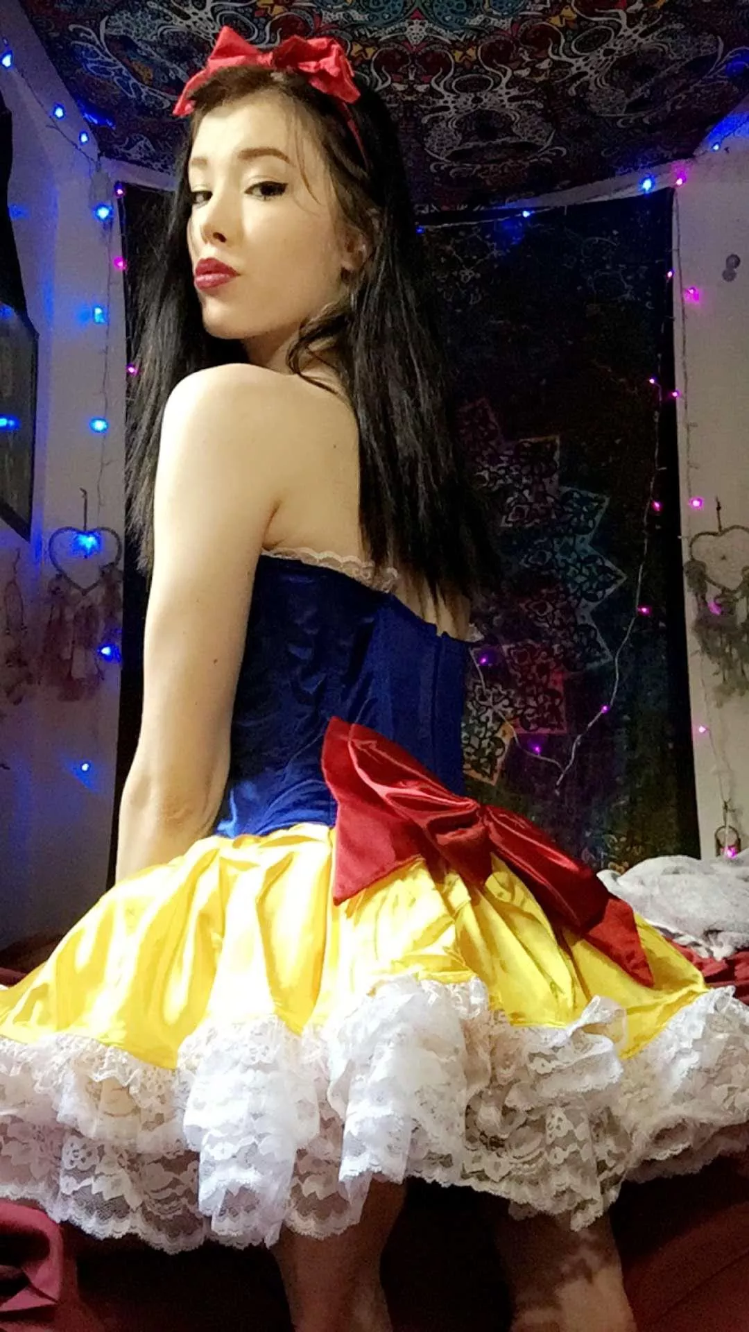 What do you think of my snow-white cosplay