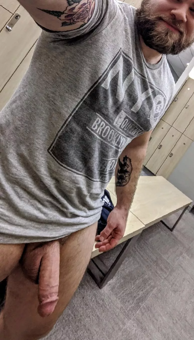 What if I made you suck my sweaty gym cock?