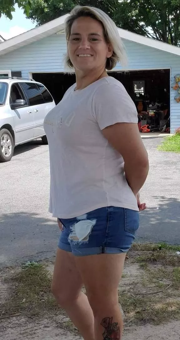 What kinda slut does my mom look like?