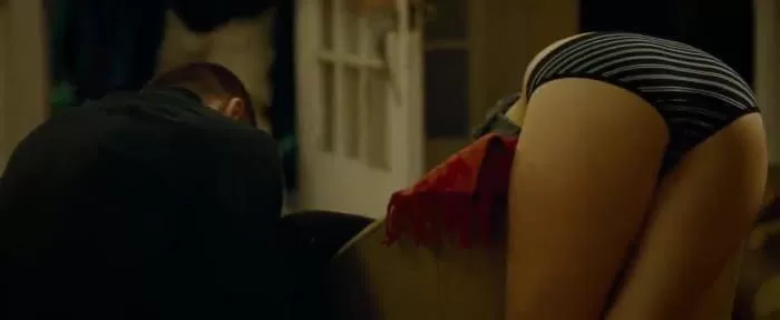 What would you do to Elizabeth Olsen’s butt here? 🙈