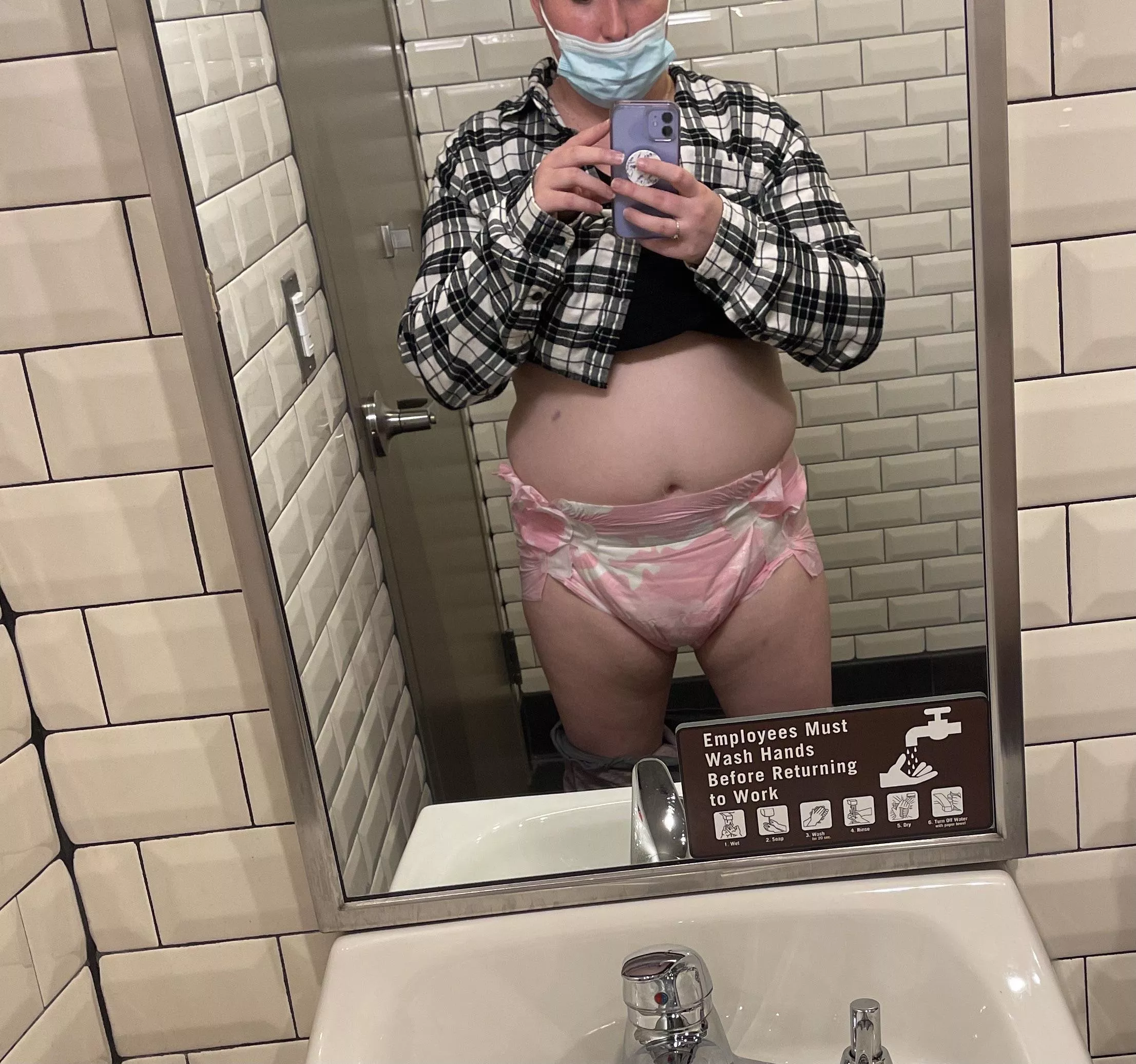 When you have to check your diaper at Starbucks ðŸ˜³ (also though I am extremely busy right now so I appreciate patience if I don't post as much or respond to messages right away â¤ï¸â¤ï¸)