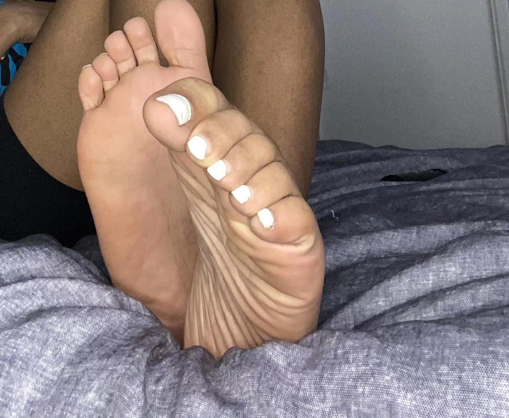 Where are my feet lovers ?