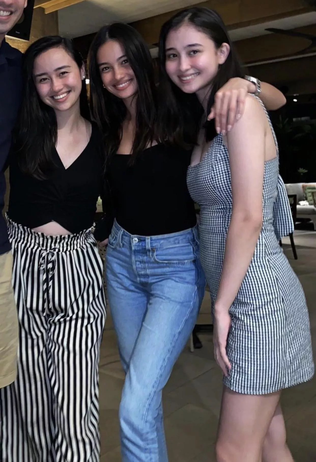 Which sister would you pick? (Left to right: oldest, middle, youngest)