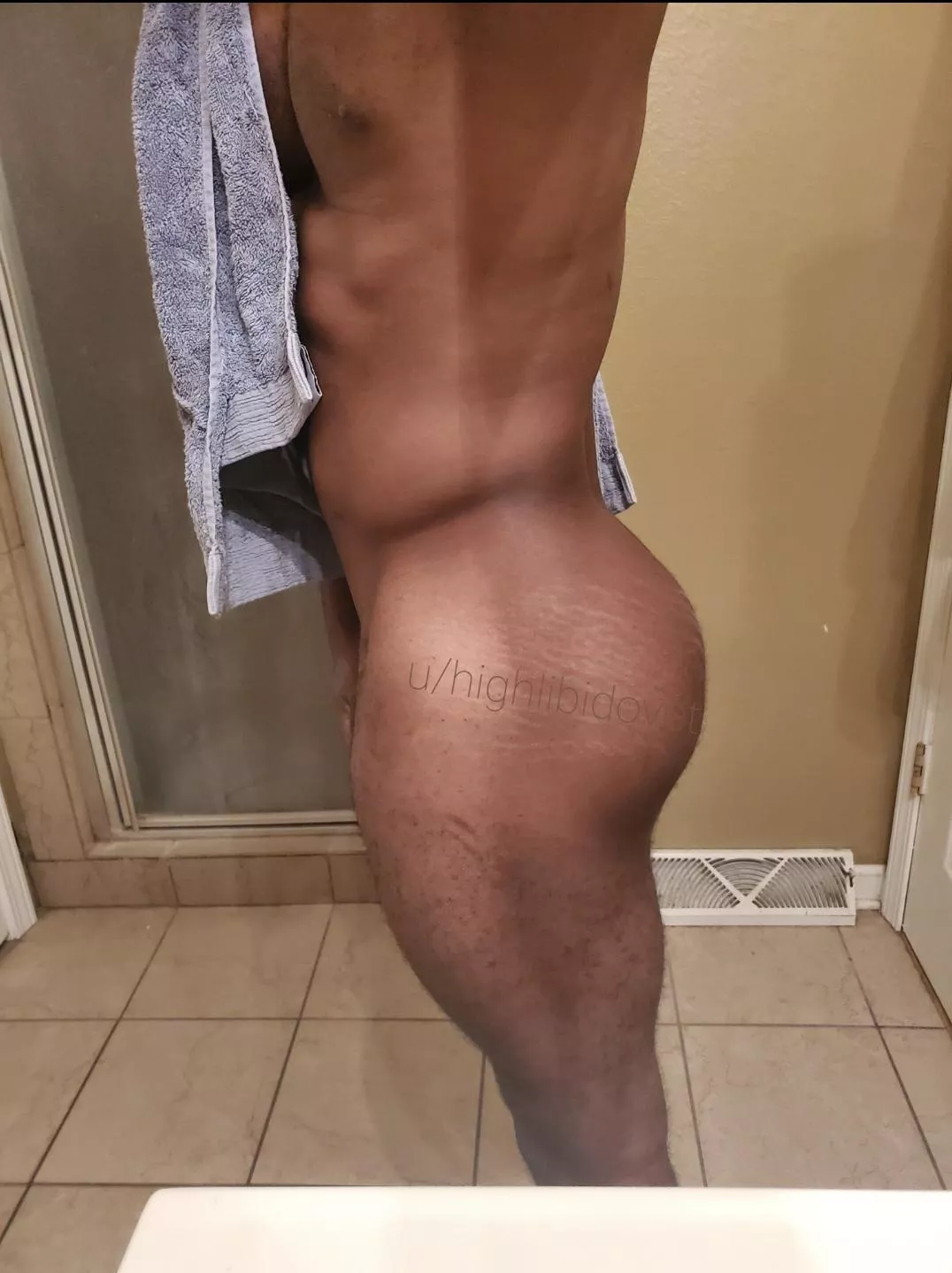 Who likes a cute muscle booty?