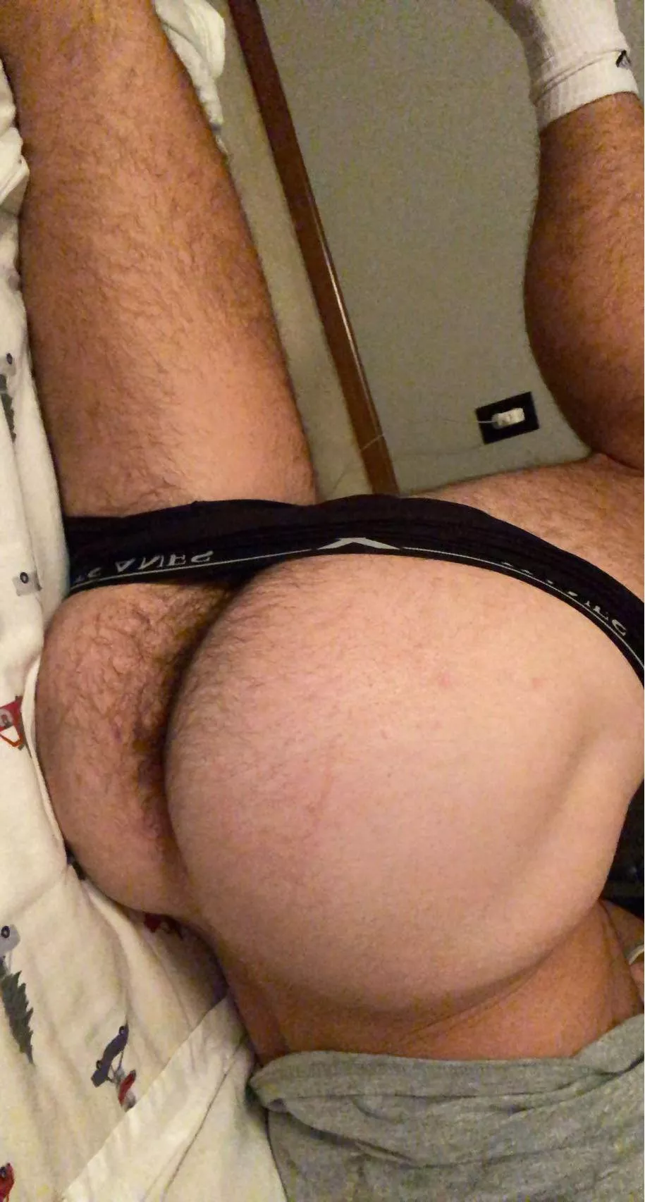 Who likes hairy boy pussy