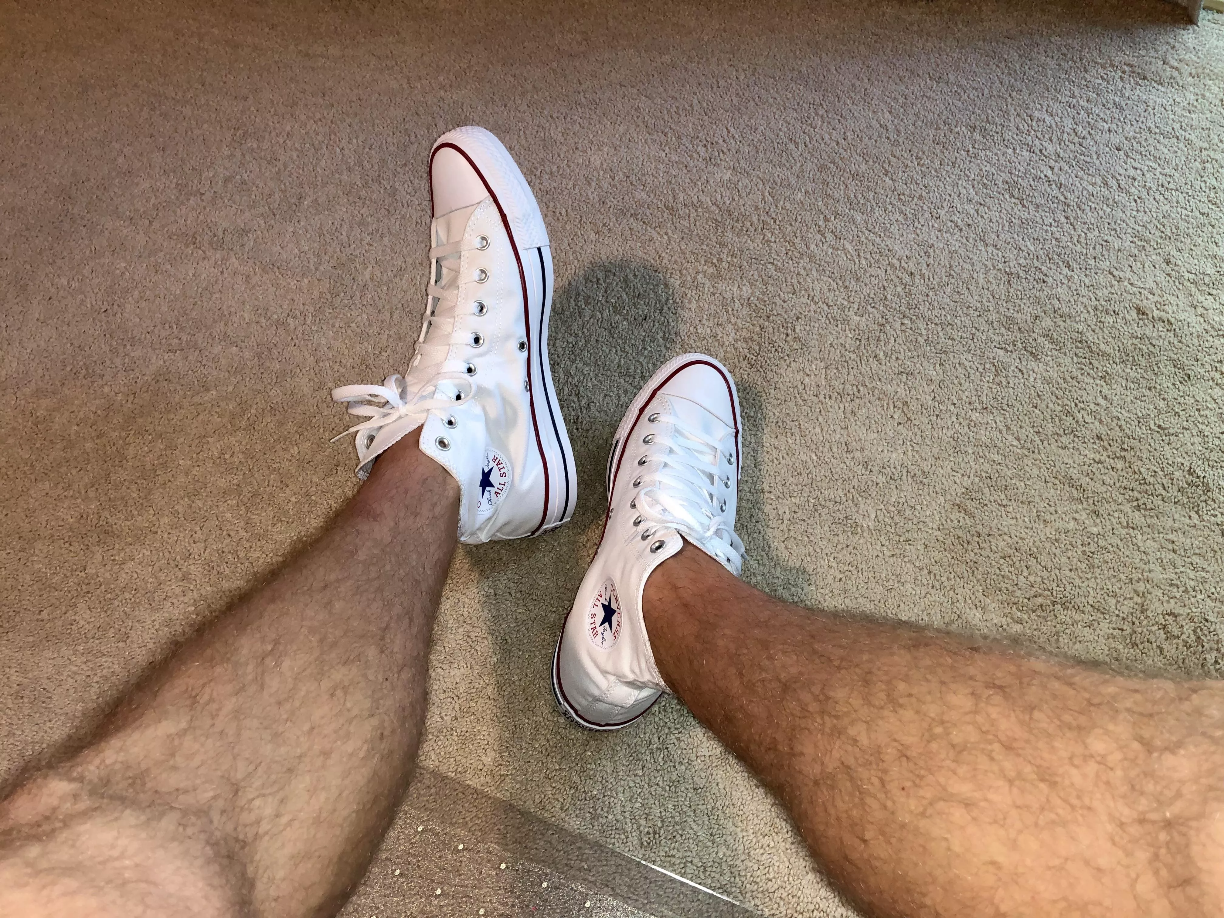 Who likes my new converse ðŸ˜…