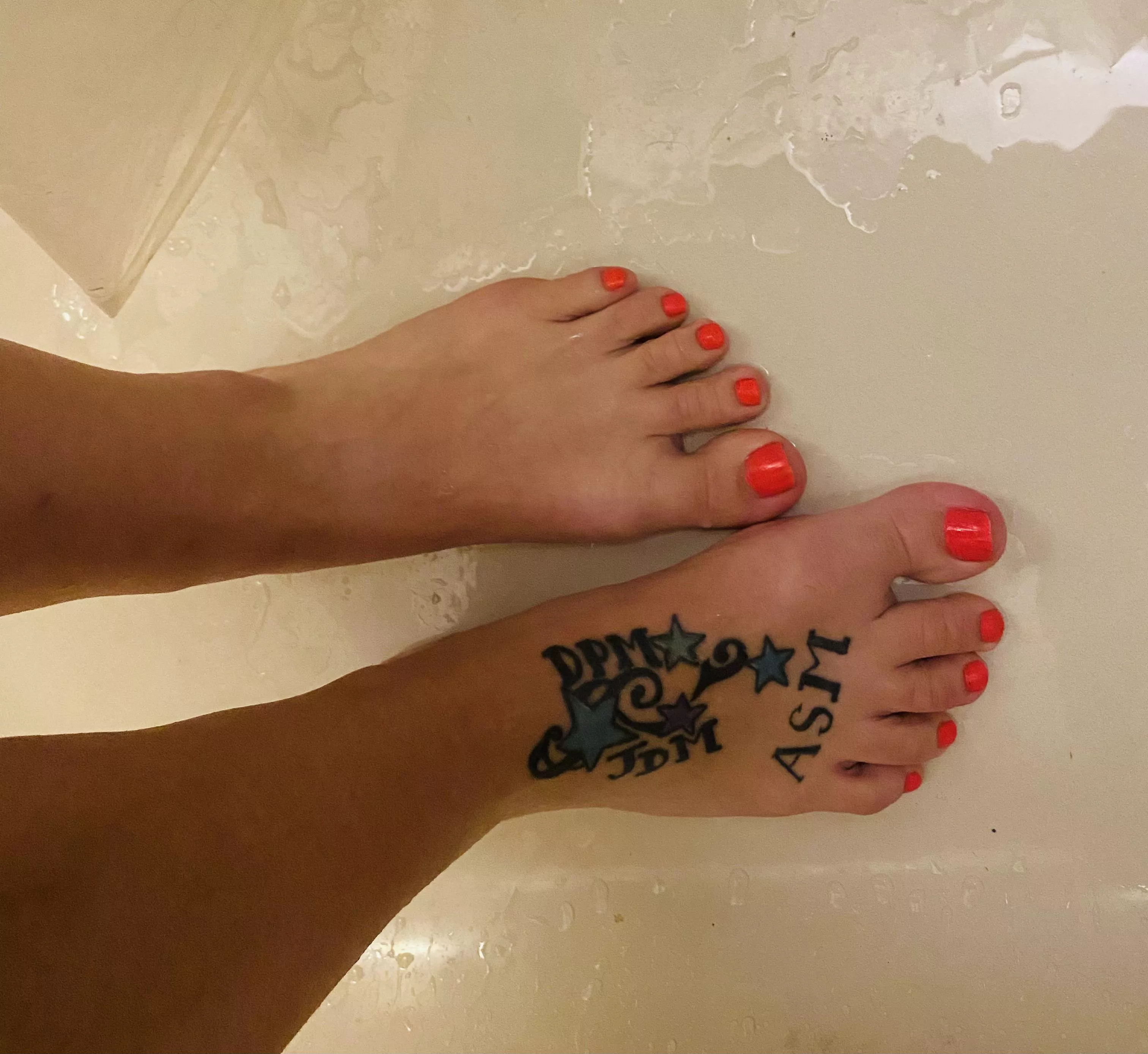 Who likes pretty pink toes?