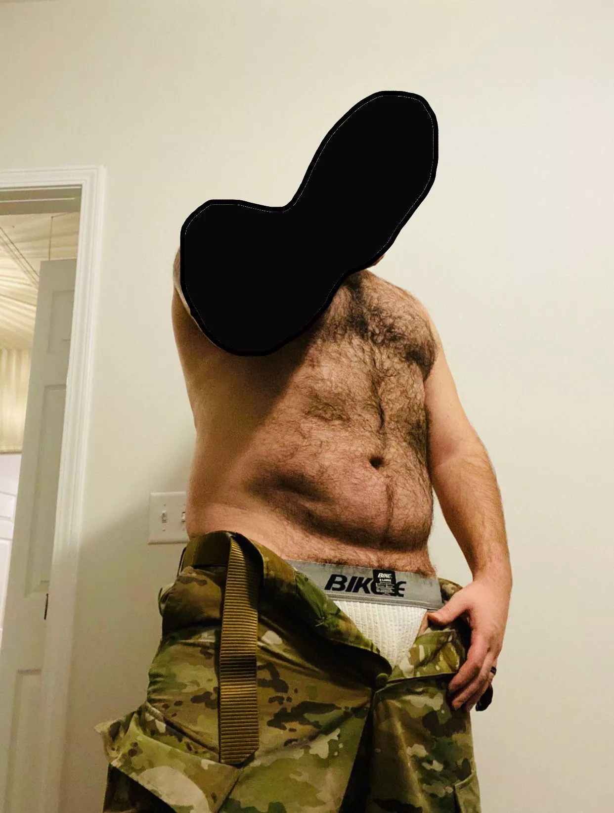 Who likes soldiers in jocks?