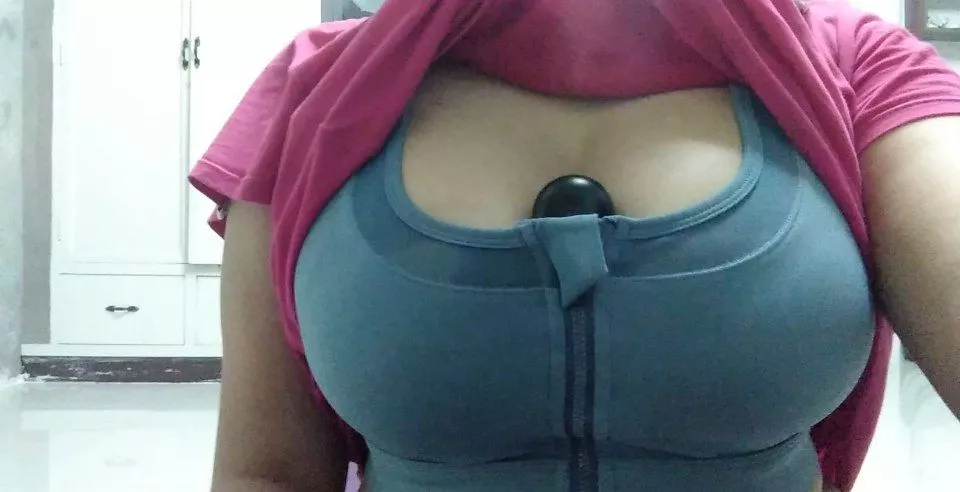 Who needs pockets? (f)