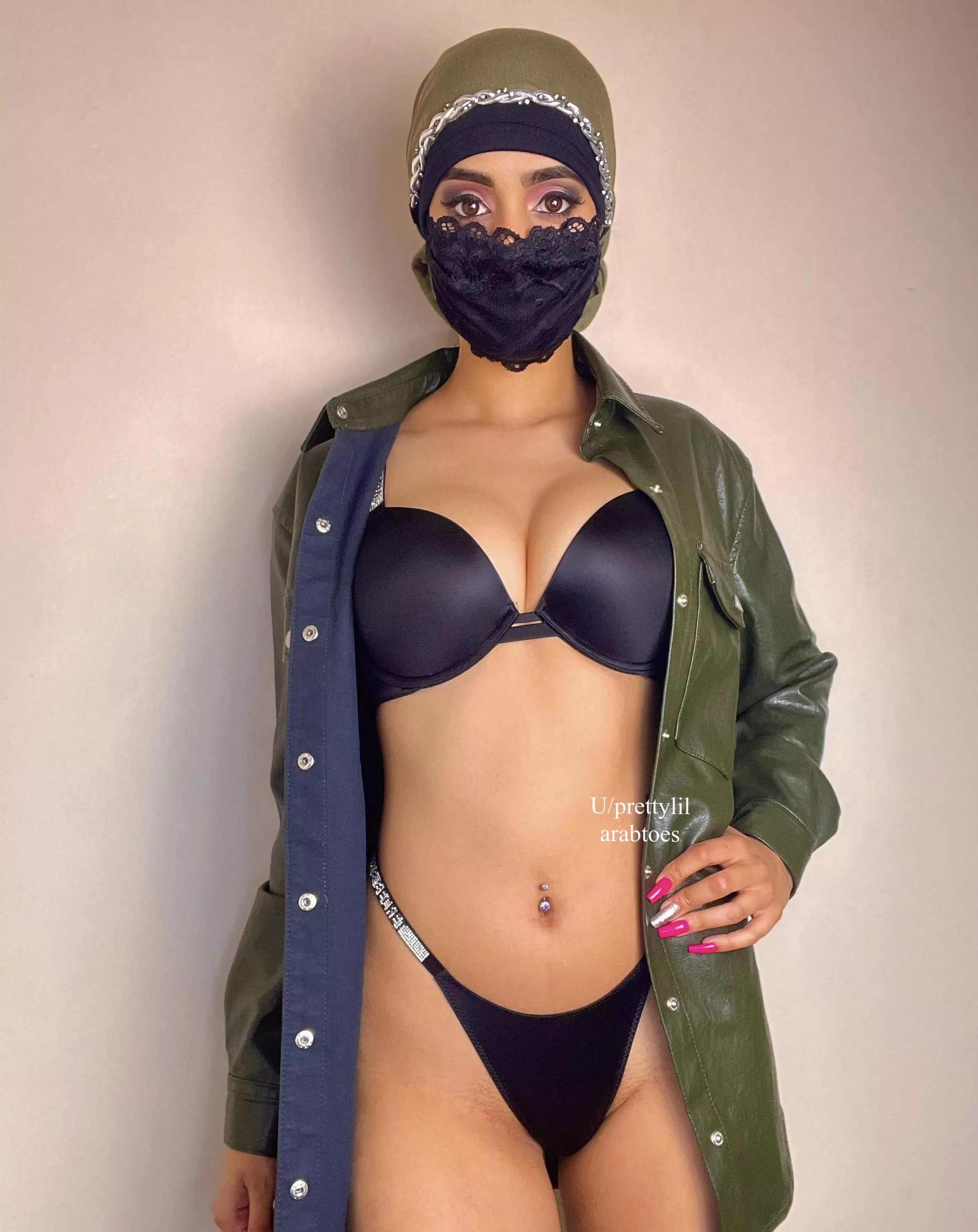 Who ordered a 100 lbs Arab cum slut?😈