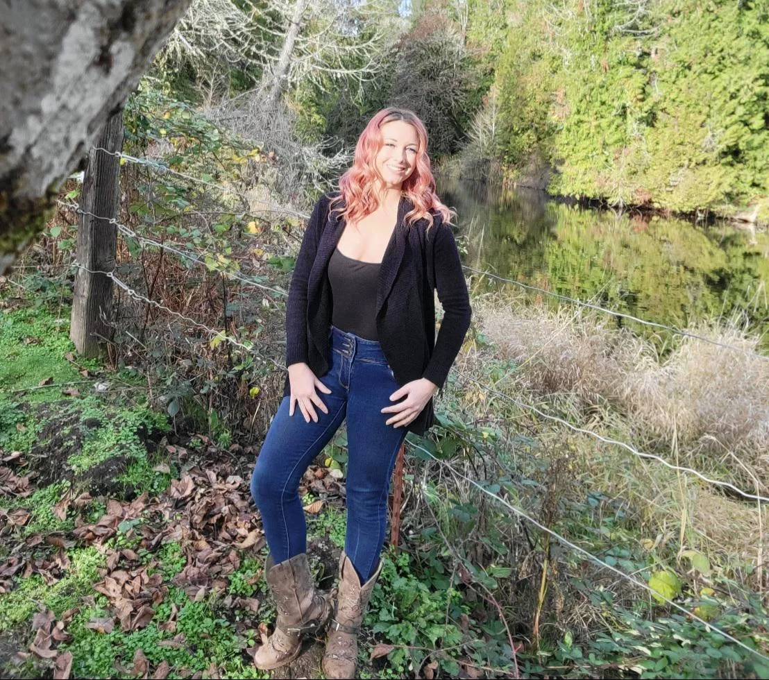 Who thinks country girls are sexy ;)