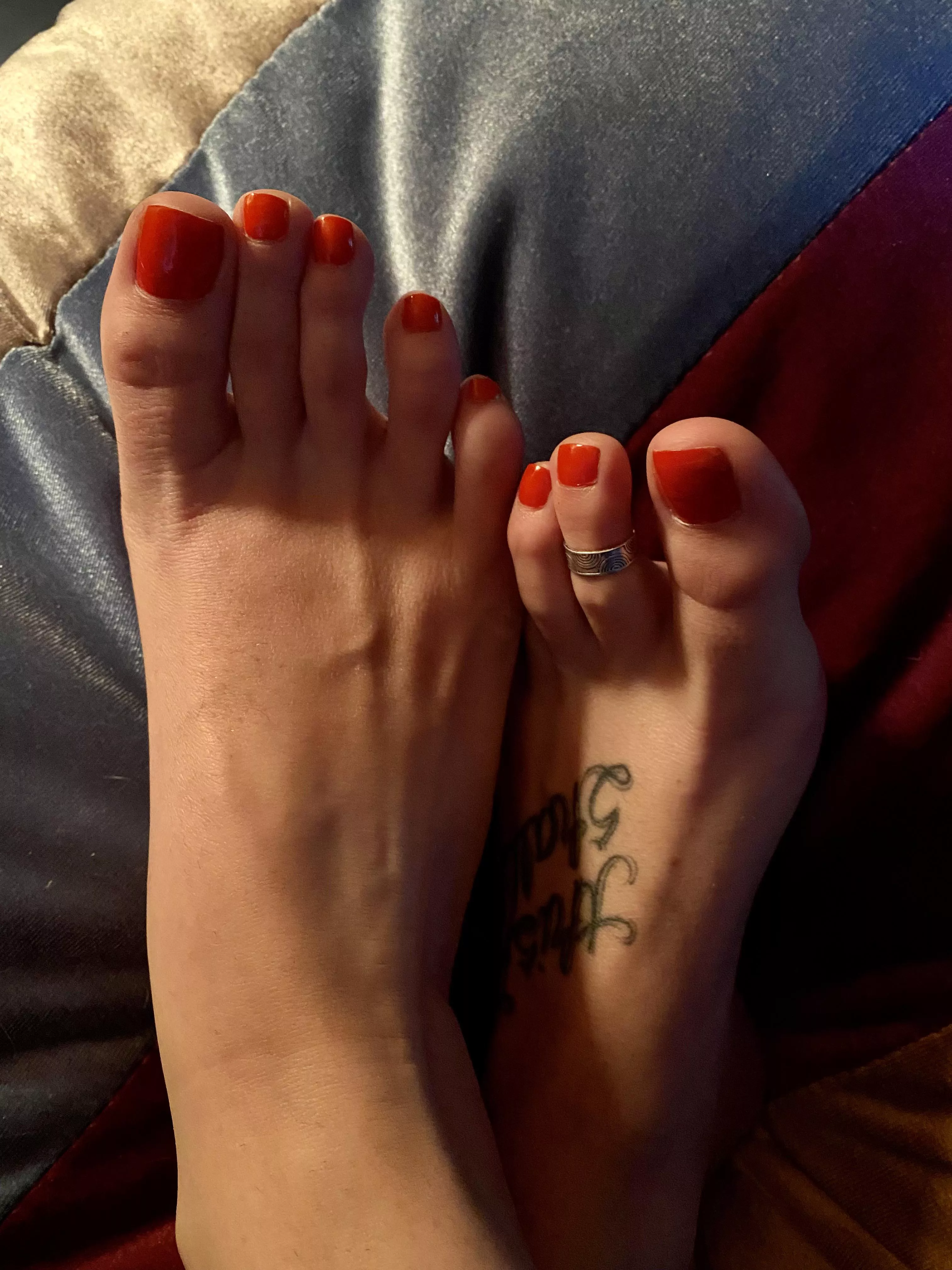 Who wants to chat about what I can pick up with my toes?