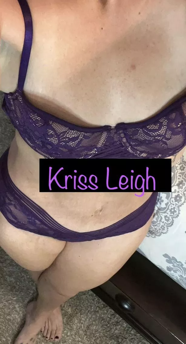 Who wants to have fun with me this lazy Sunday? 💕Open to Kink Friendly requests 😈 DM for request.😘[selling]