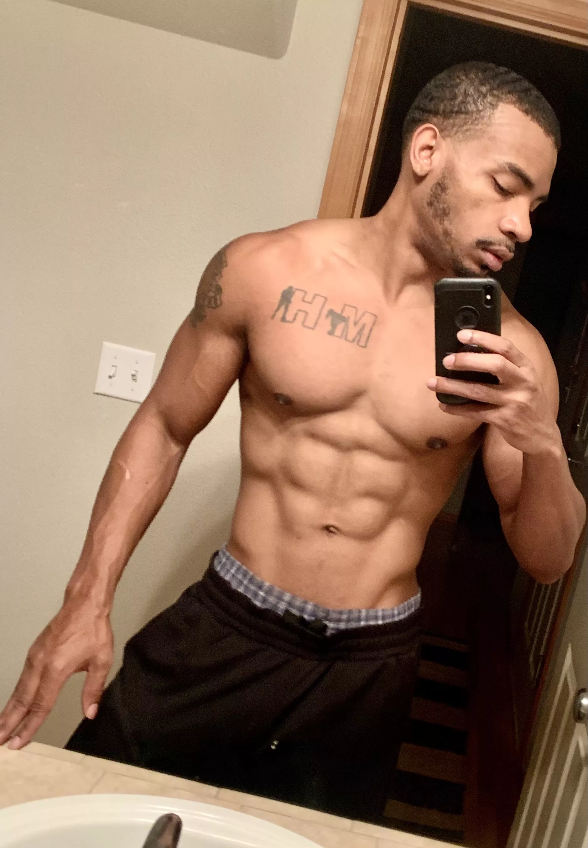 Who wants to see (M)e workout LIVE?