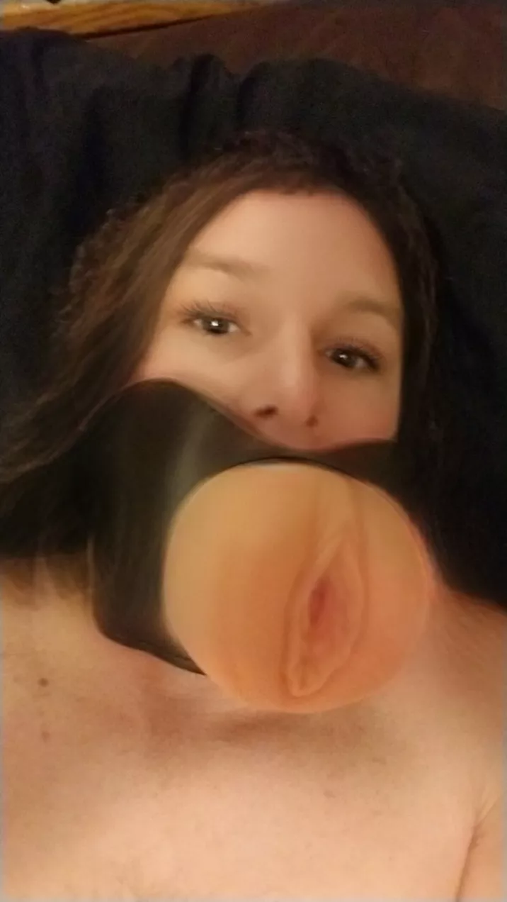 Who wants to sink there cock in this gag ðŸ˜˜