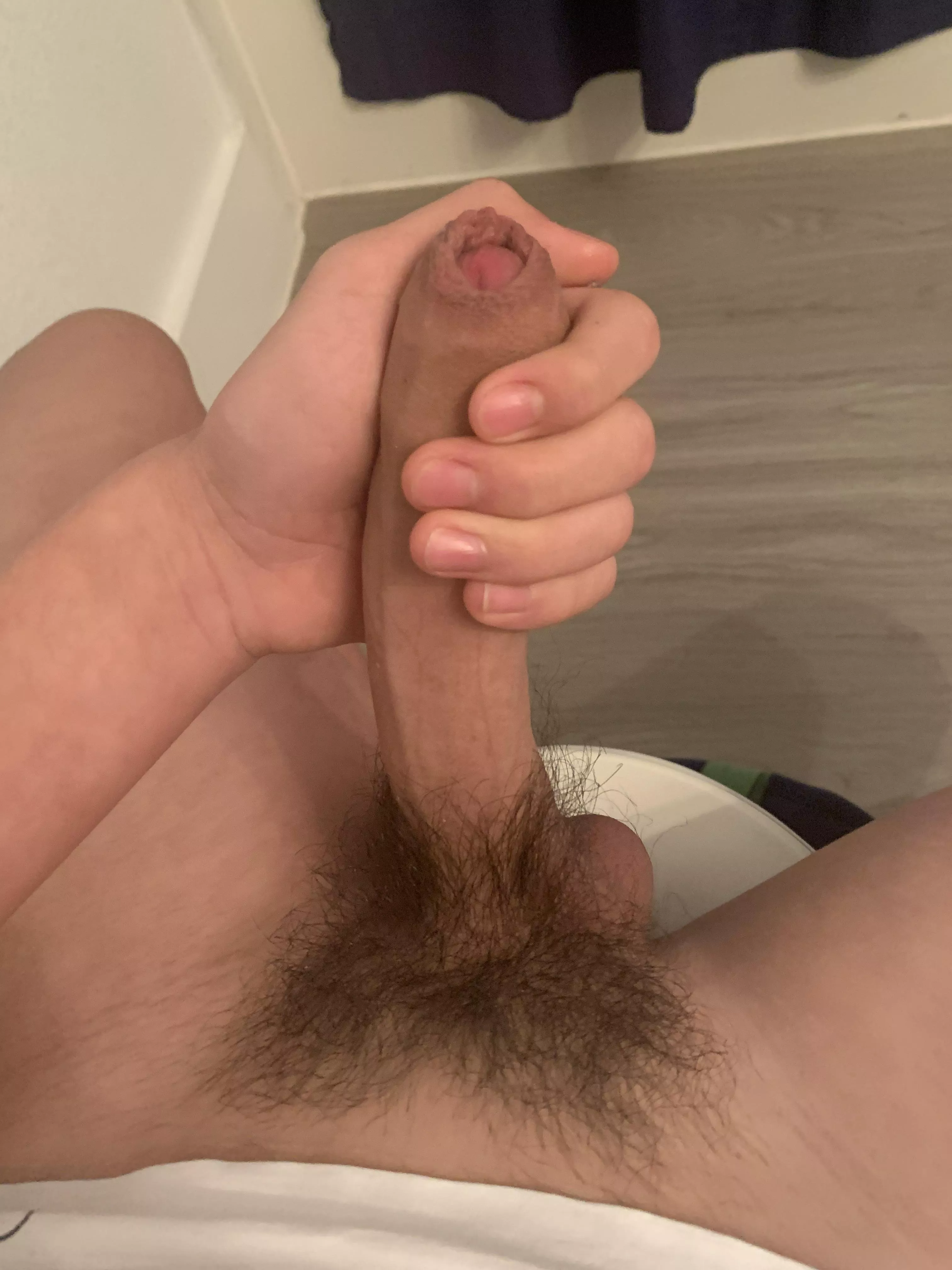 Who would be down to give a helping hand😋😈PM me