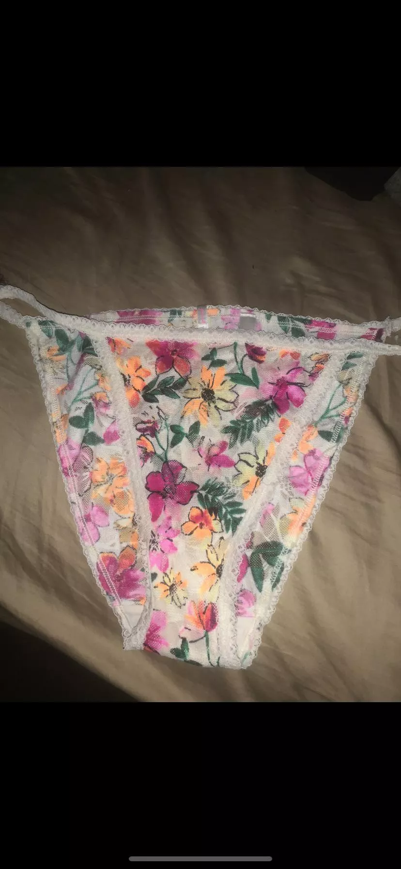 Who would dirty these panties of my gf 🥵🤫