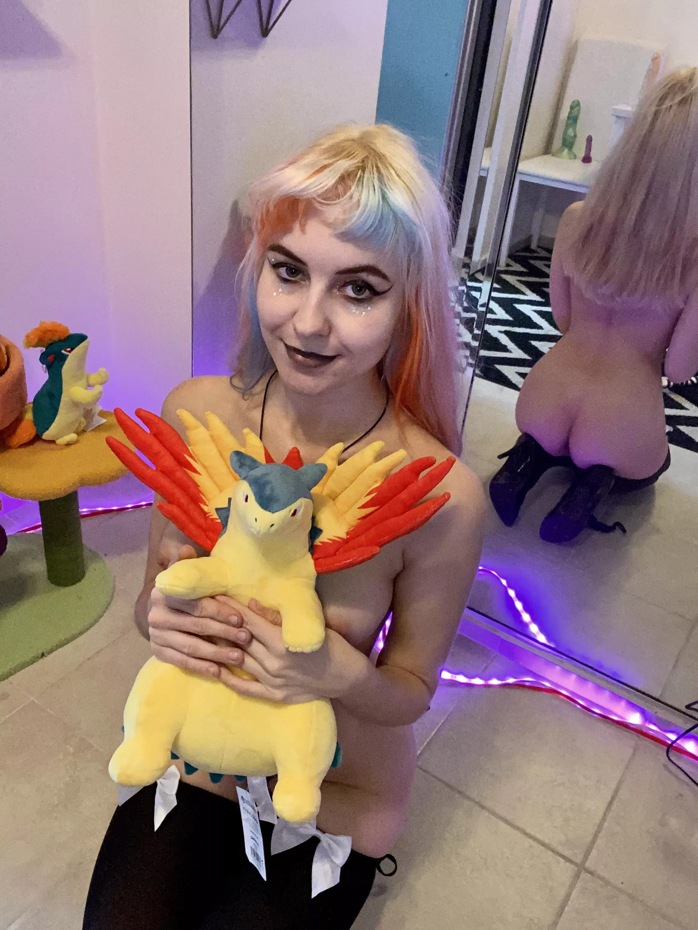 whoâ€™s hotter me or my [F]ire pokemon? â¤ï¸â€ðŸ”¥