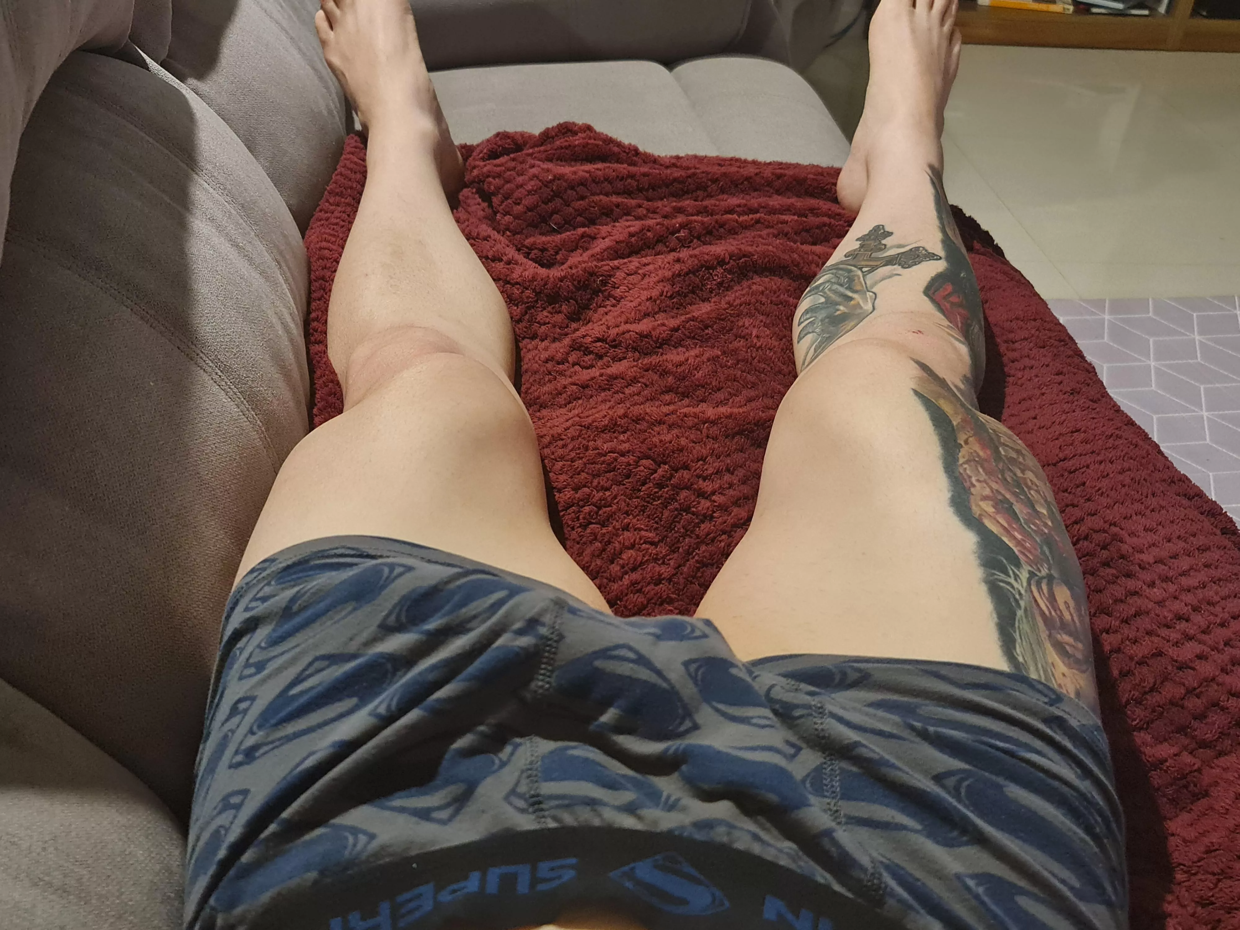 Who's uncovering [m]y other leg??