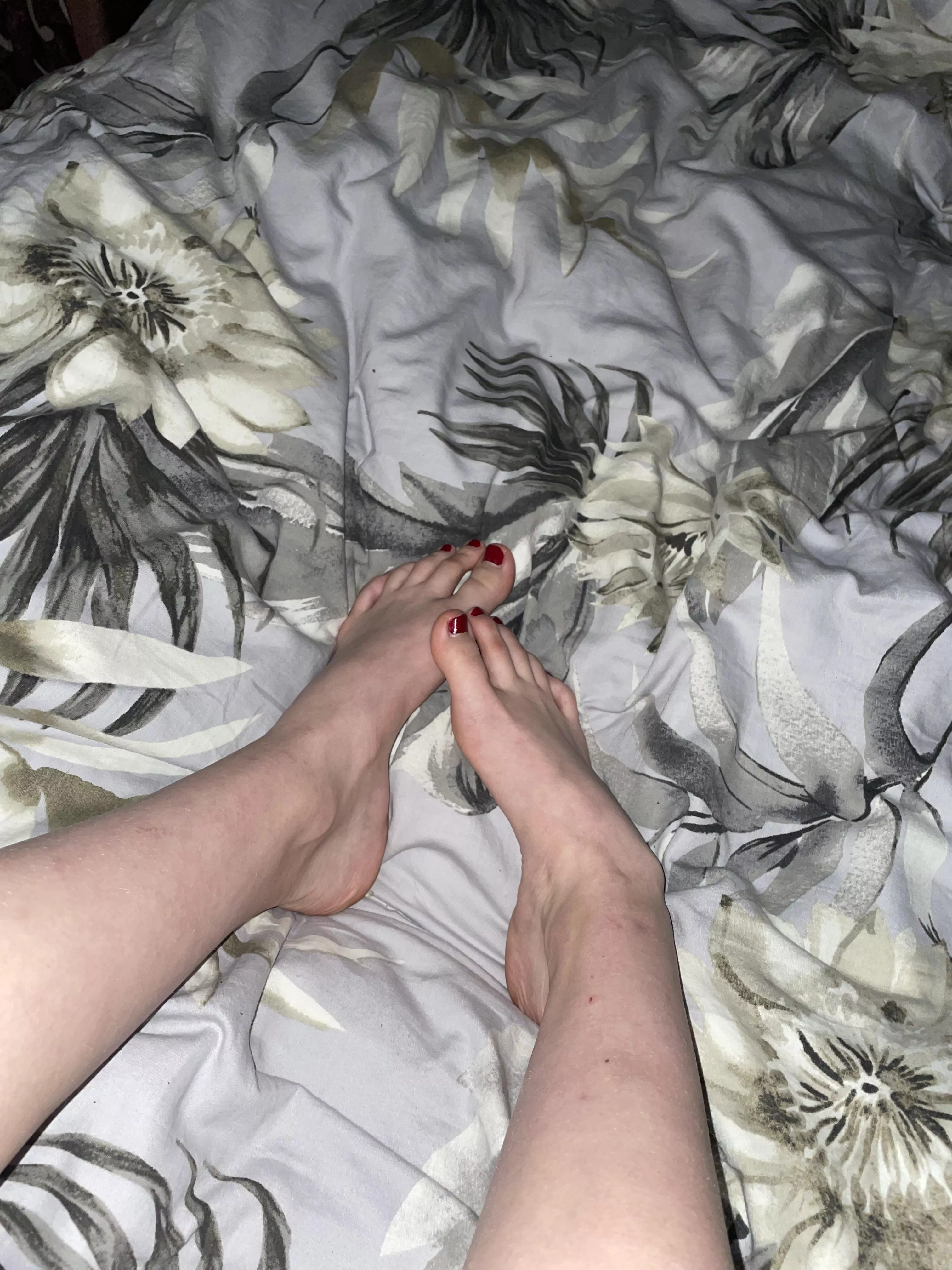 Whose little cock wants a footjob..?ðŸ’•